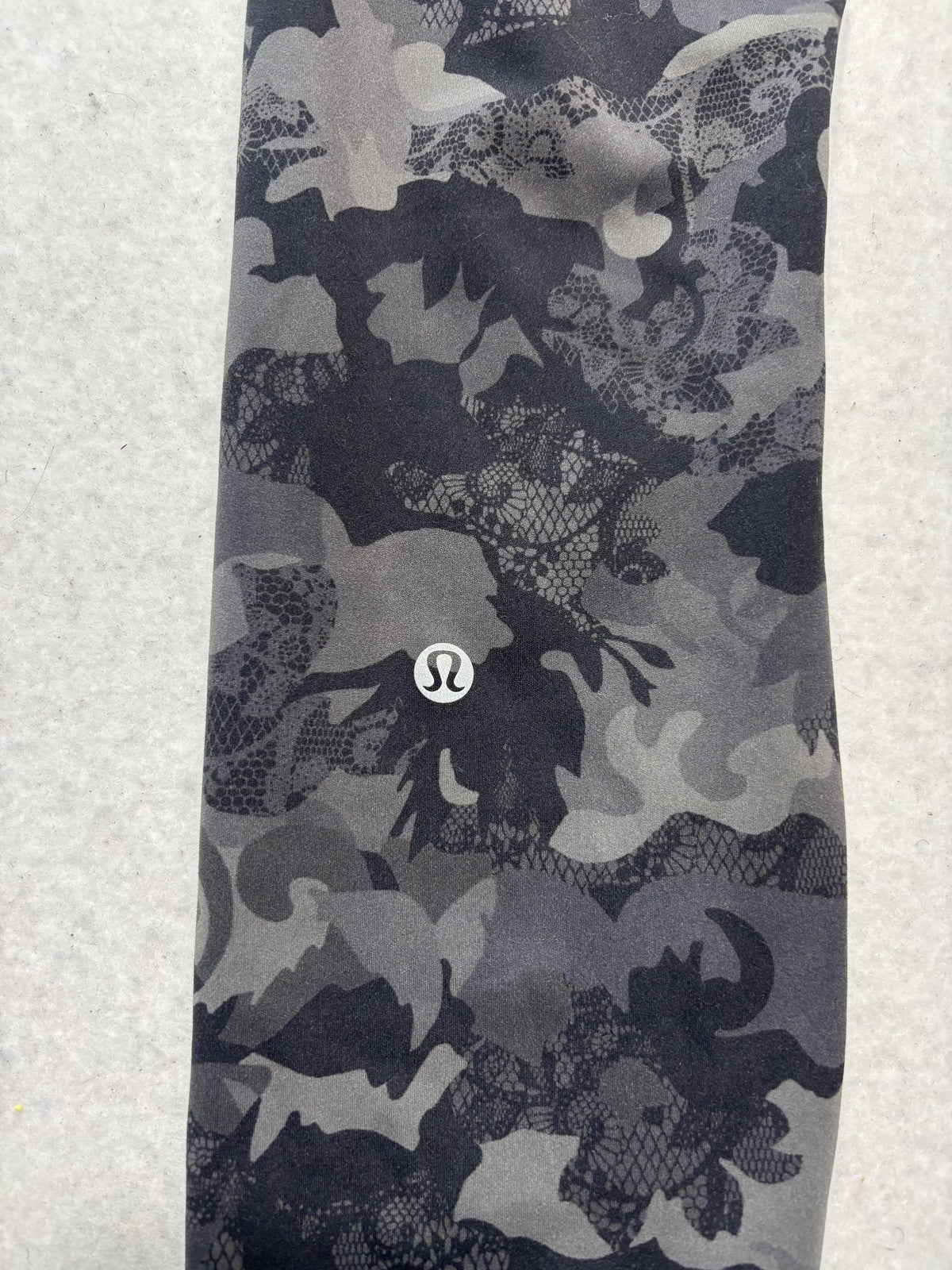 Lululemon Leggings Womens 6 Gray Camo High Rise 25" Inseam Ankle Yoga Stretch