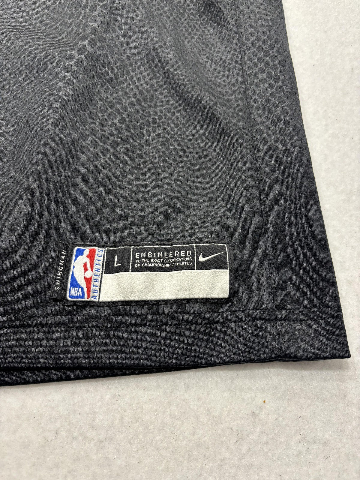 Los Angeles Lakers Jersey Boys Large Black NBA Basketball Nike LeBron James 23
