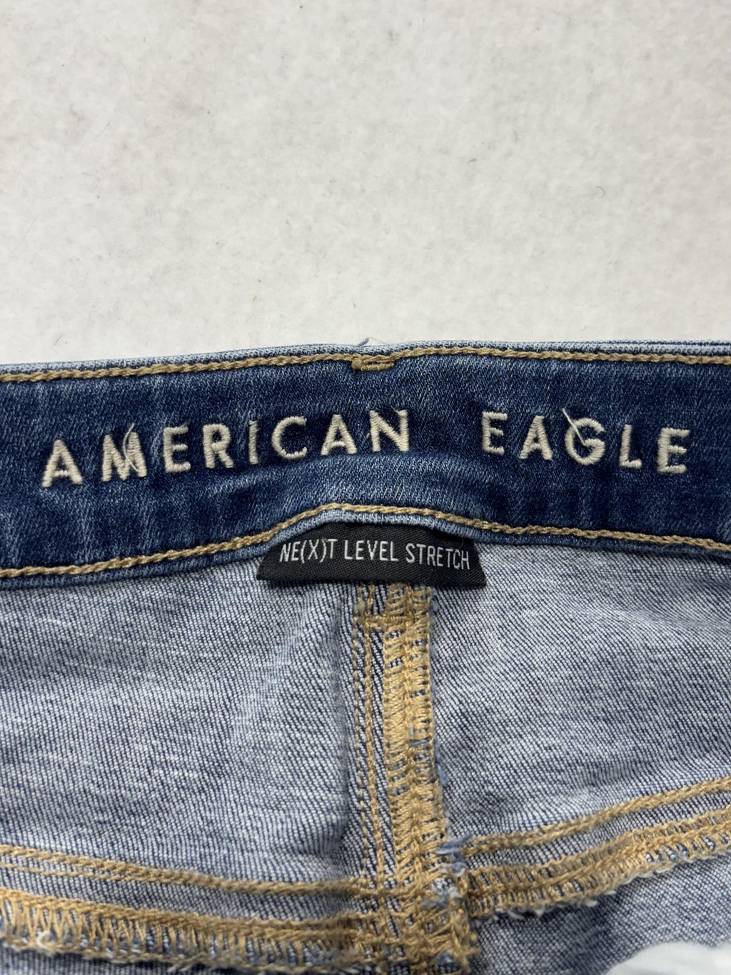 American Eagle Outfitters Shorts Womens 8 Blue Denim 4" Inseam Cuffed Stretch
