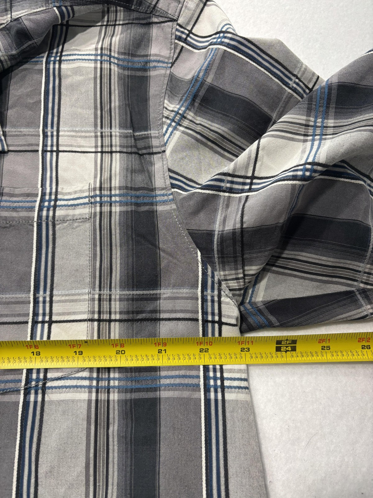 Tommy Bahama Shirt Mens Large Gray Plaid Silk Short Sleeve Button Up Casual