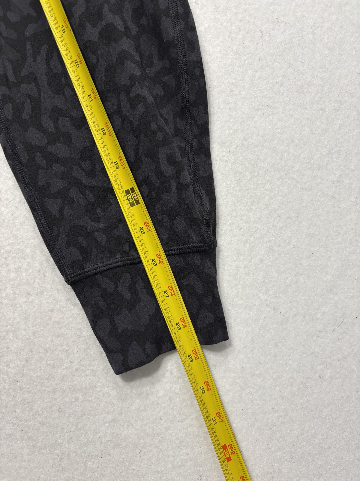 Lululemon Jogger Pants Womens 6 Gray Camo High Rise 27.5" Inseam Ankle Pockets