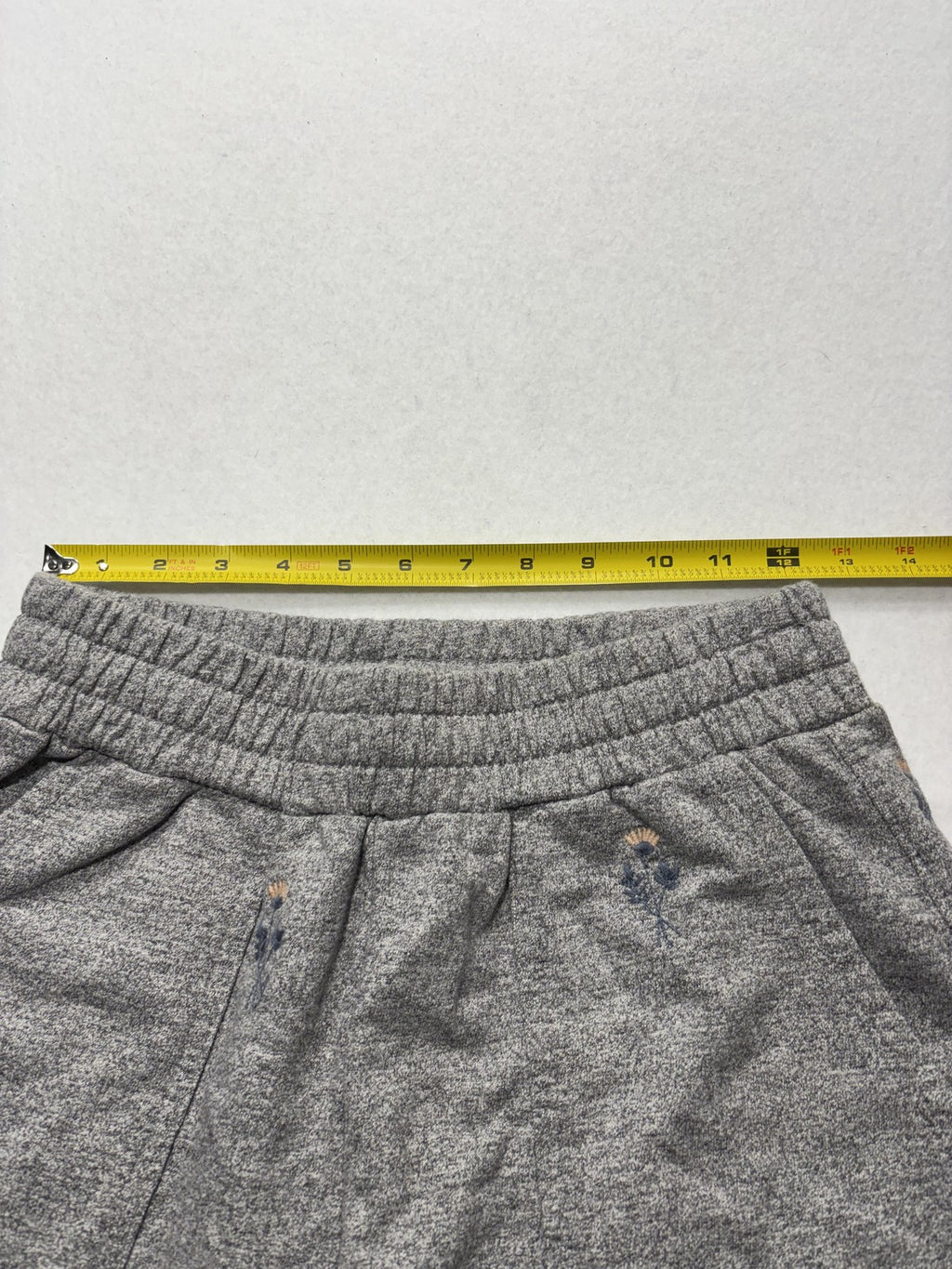 AG Sweat Shorts Womens Small Gray Embroidered Floral Knit Casual Elastic Waist