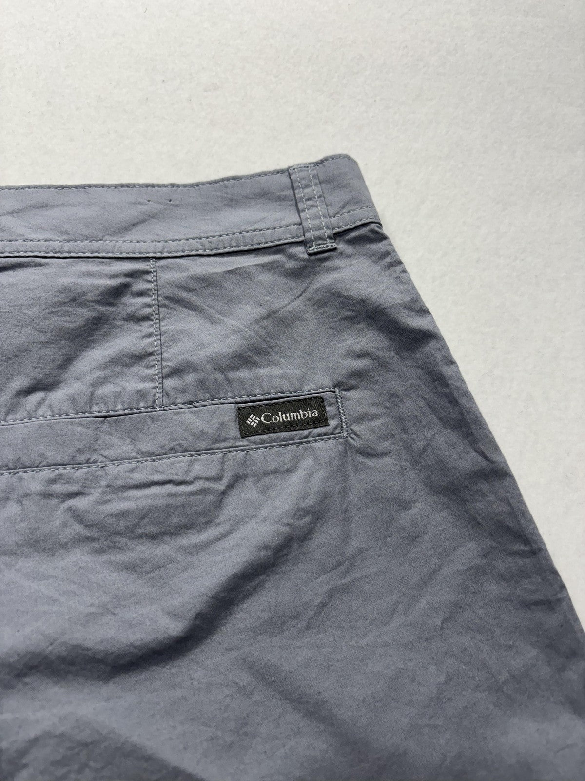 Columbia Chino Shorts Mens 32 Gray 10" Inseam Lined Lightweight Travel Casual
