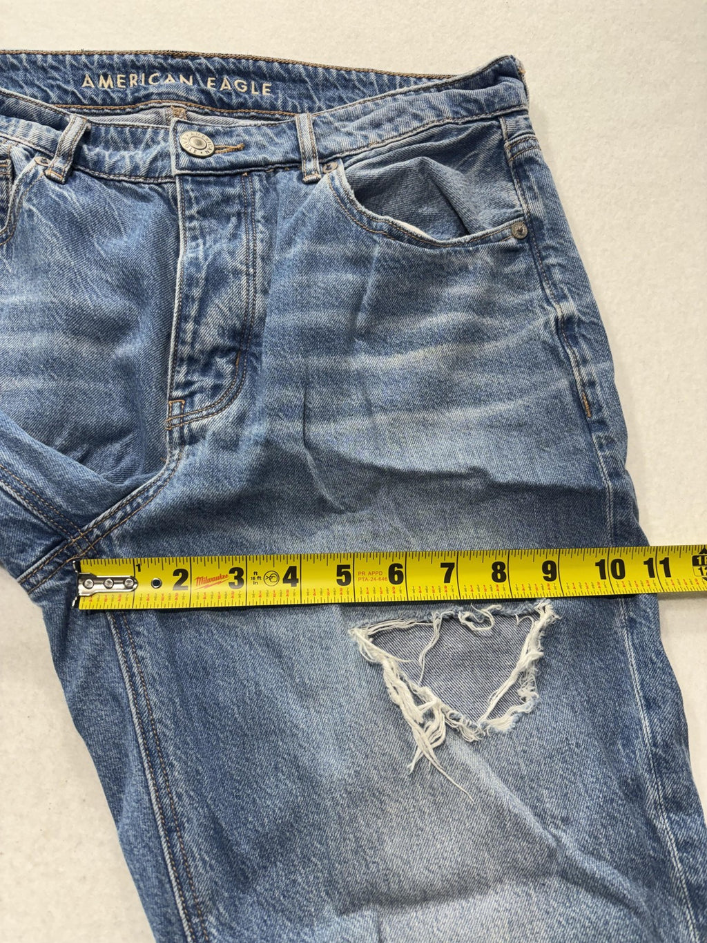 American Eagle Outfitters Tomgirl Jeans Womens 8 Medium Wash Distressed 32x28.5