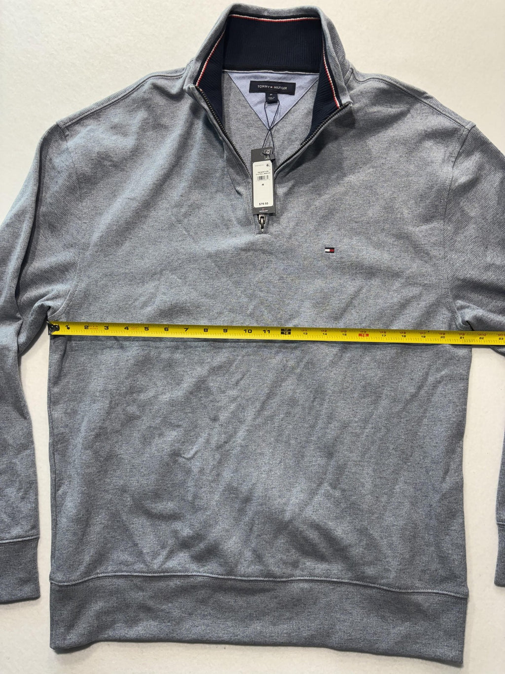 Tommy Hilfiger Sweatshirt Mens Medium Gray 1/4 Zip Mock Neck Pullover Logo