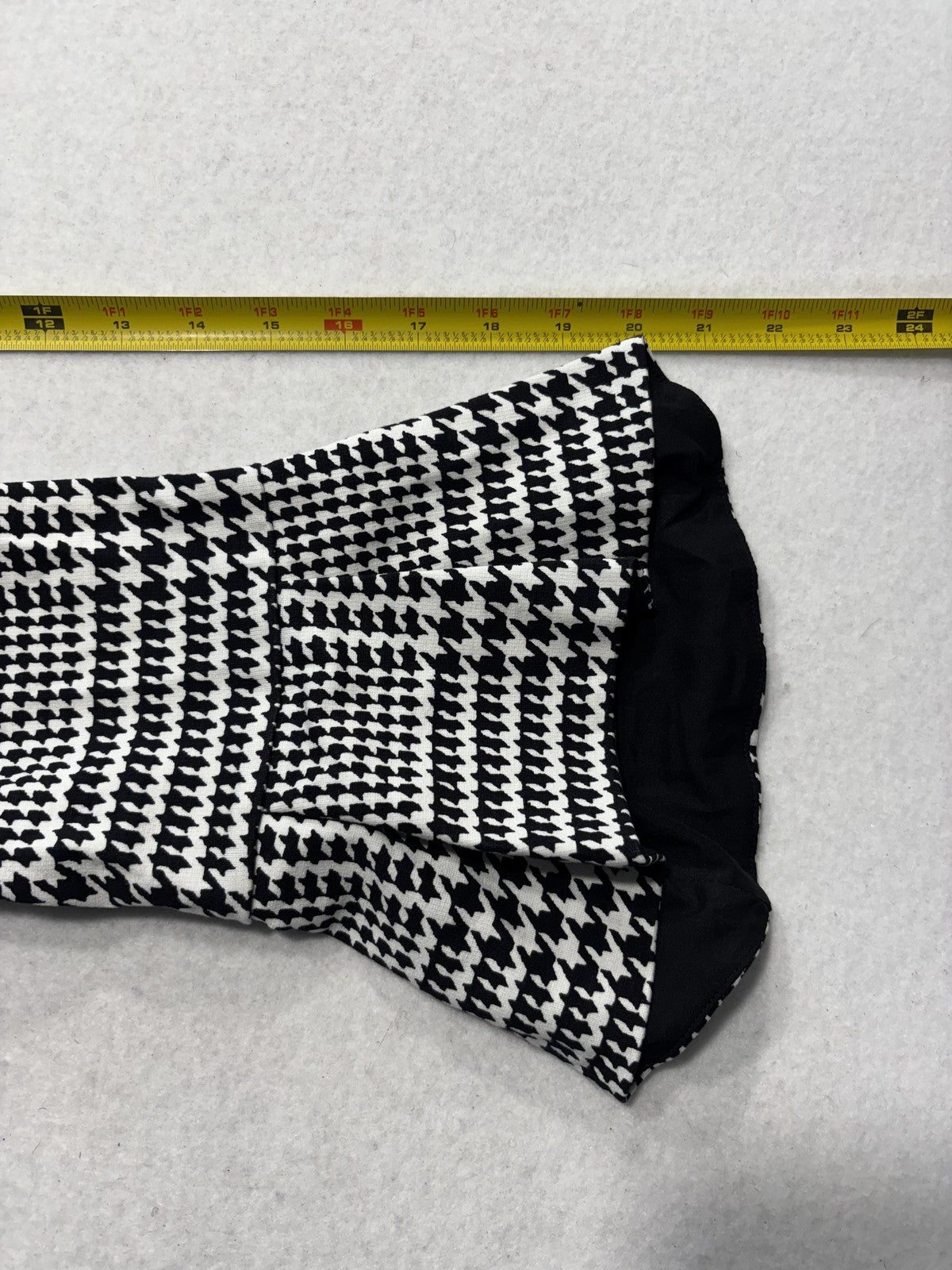 Talbots Dress Womens 14 Black Houndstooth Boat Neck 3/4 Bell Sleeve Sheath Knit