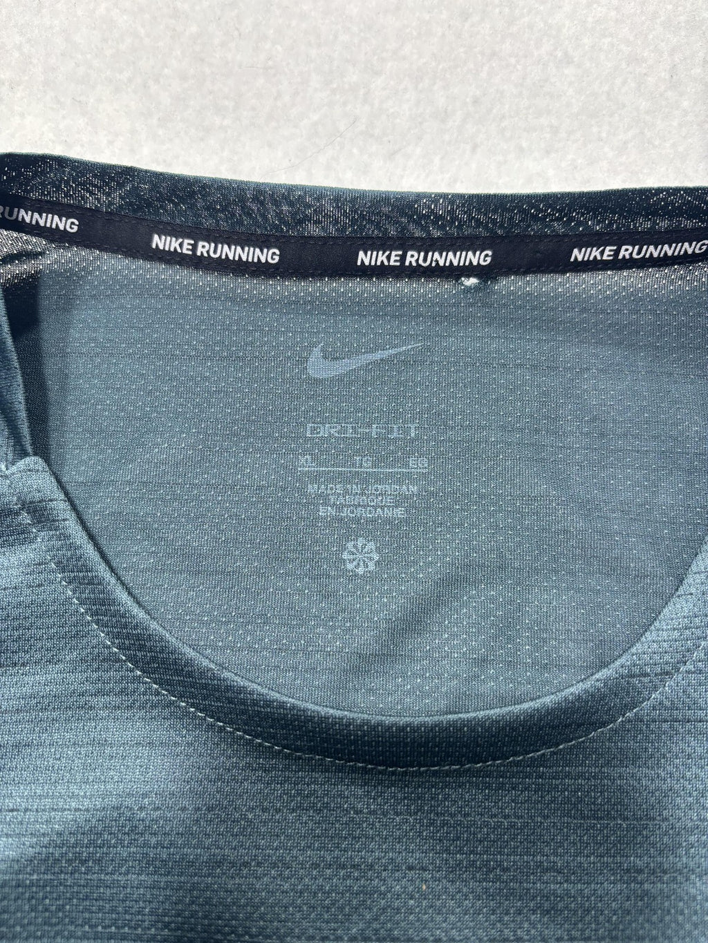 Nike Dri-FIT Running Shirt Mens XL Green Short Sleeve Reflective Tee AJ7565-328