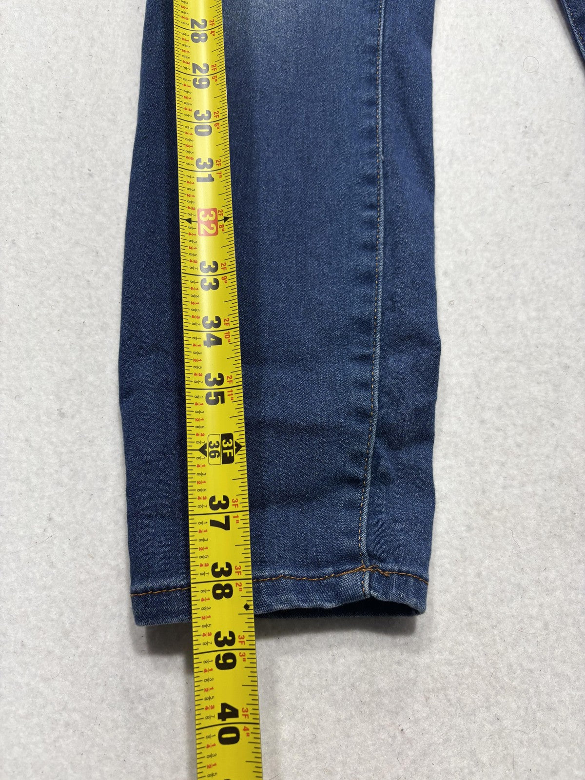 Tahari Jeans Womens 16W Blue Medium Wash High Rise Skinny Stretch 38x27 Denim