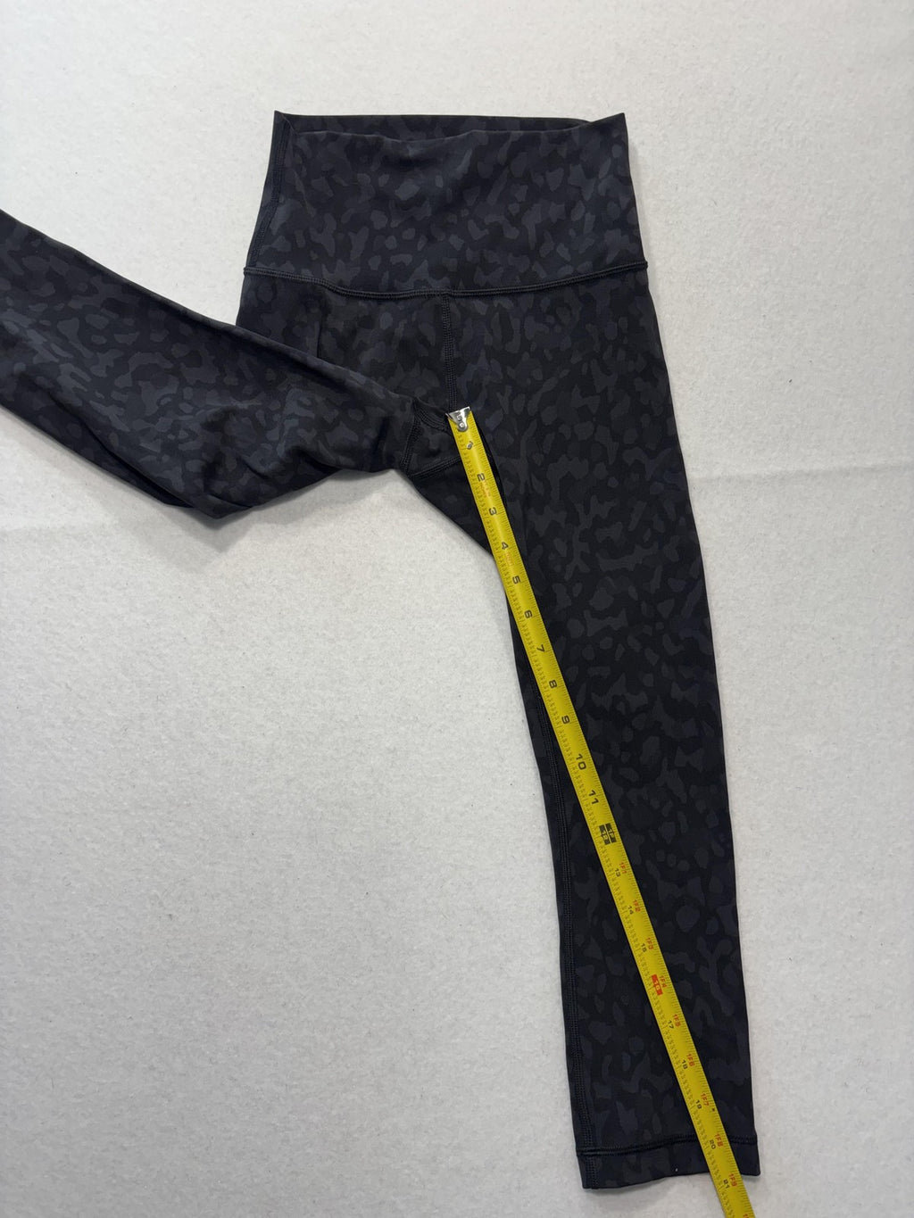Lululemon Leggings Womens 4 Black Camo High Rise Cropped 23" Inseam Yoga Stretch