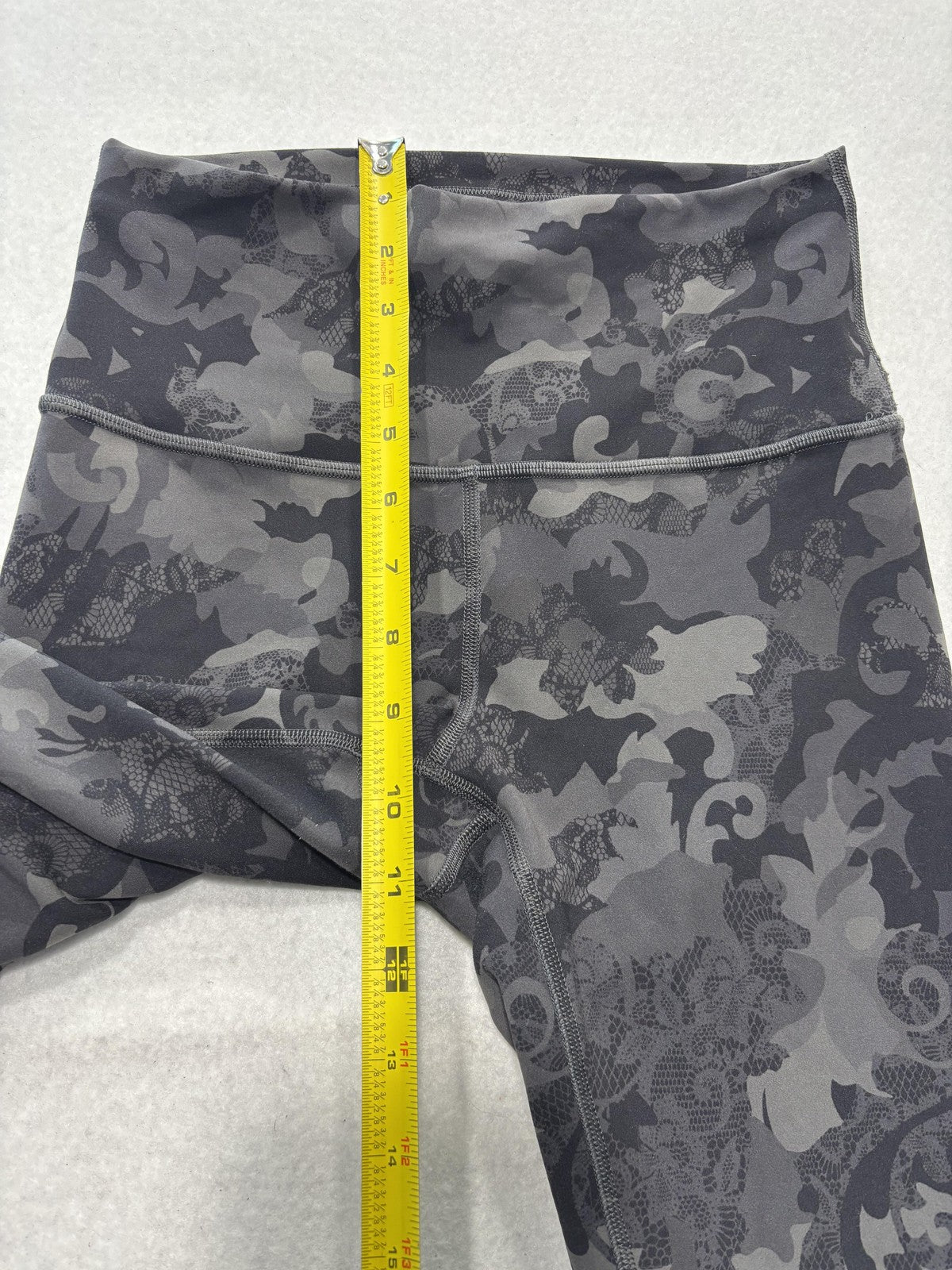 Lululemon Leggings Womens 6 Gray Camo High Rise 25" Inseam Ankle Yoga Stretch