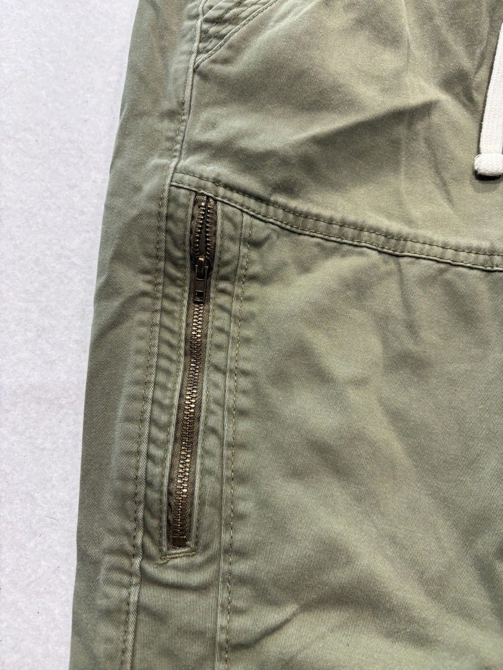 Arizona Jean Co Jogger Pants Mens Small Green Skinny Elastic Waist Cuffed Ankle