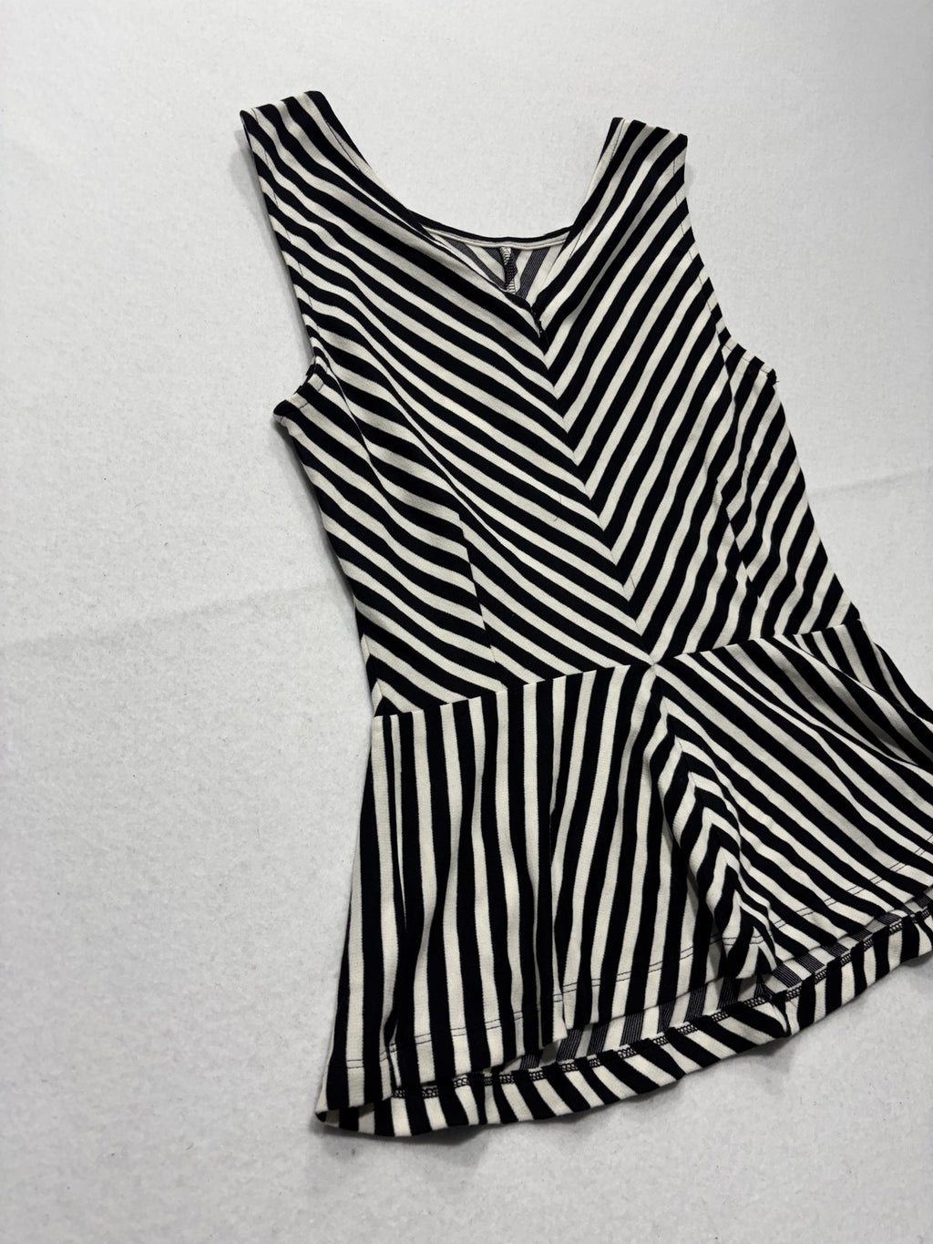 Banana Republic Tank Top Womens 4 Black White Stripe Peplum Stretch Knit Work