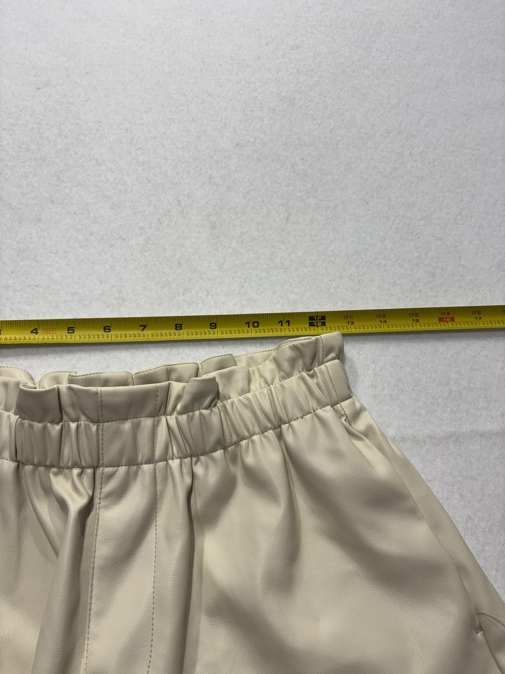 Steve Madden Shorts Womens Small Beige Faux Leather Paperbag Waist Pull On