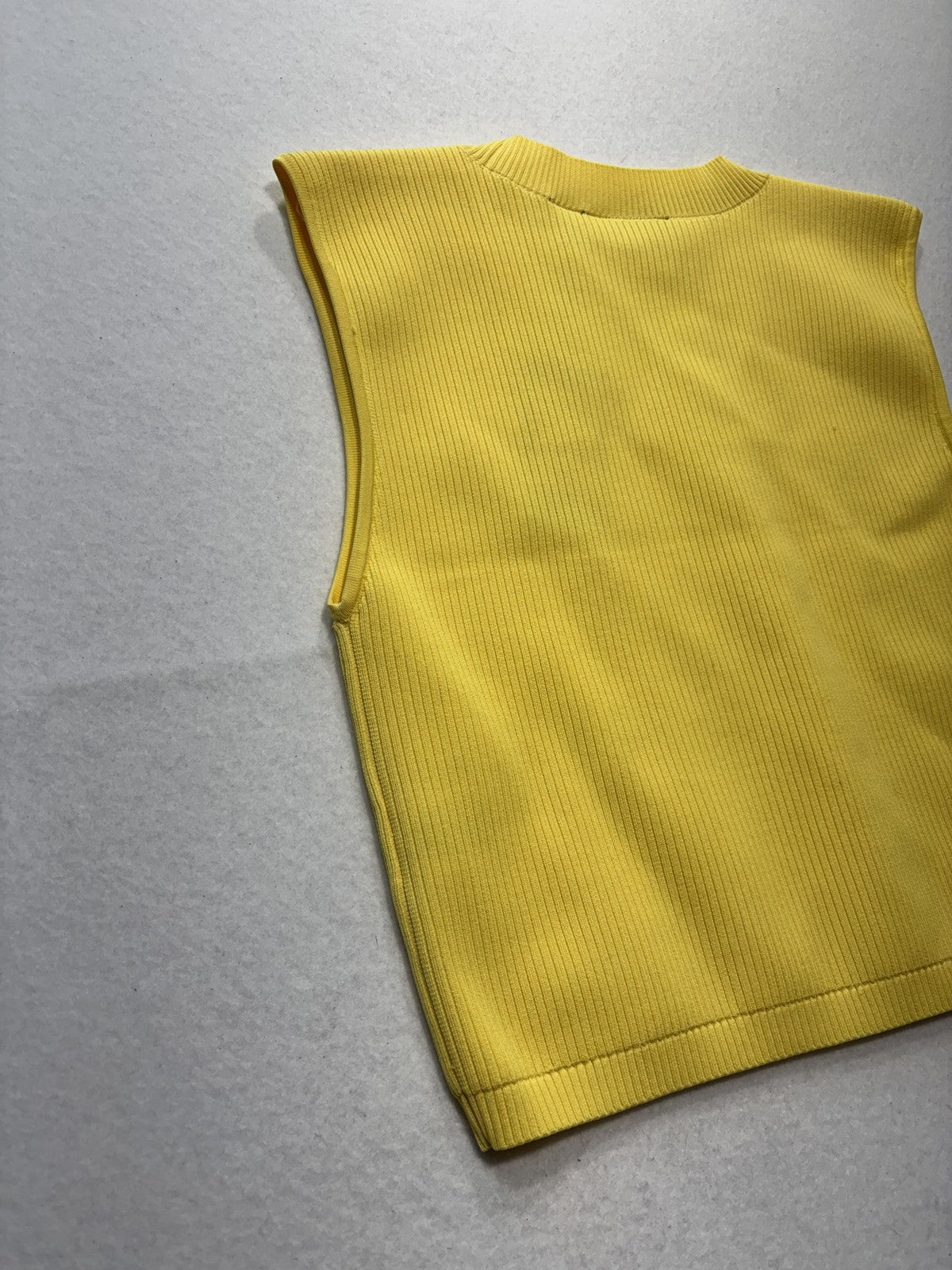 FILA Sweater Vest Womens Large Yellow V Neck Rib Knit Logo Hailey Crop Top