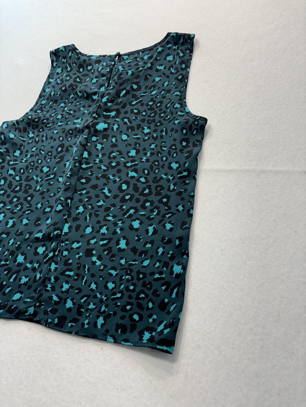 Apt. 9 Blouse Womens Medium Green Leopard Print Shirred Neck Sleeveless Top