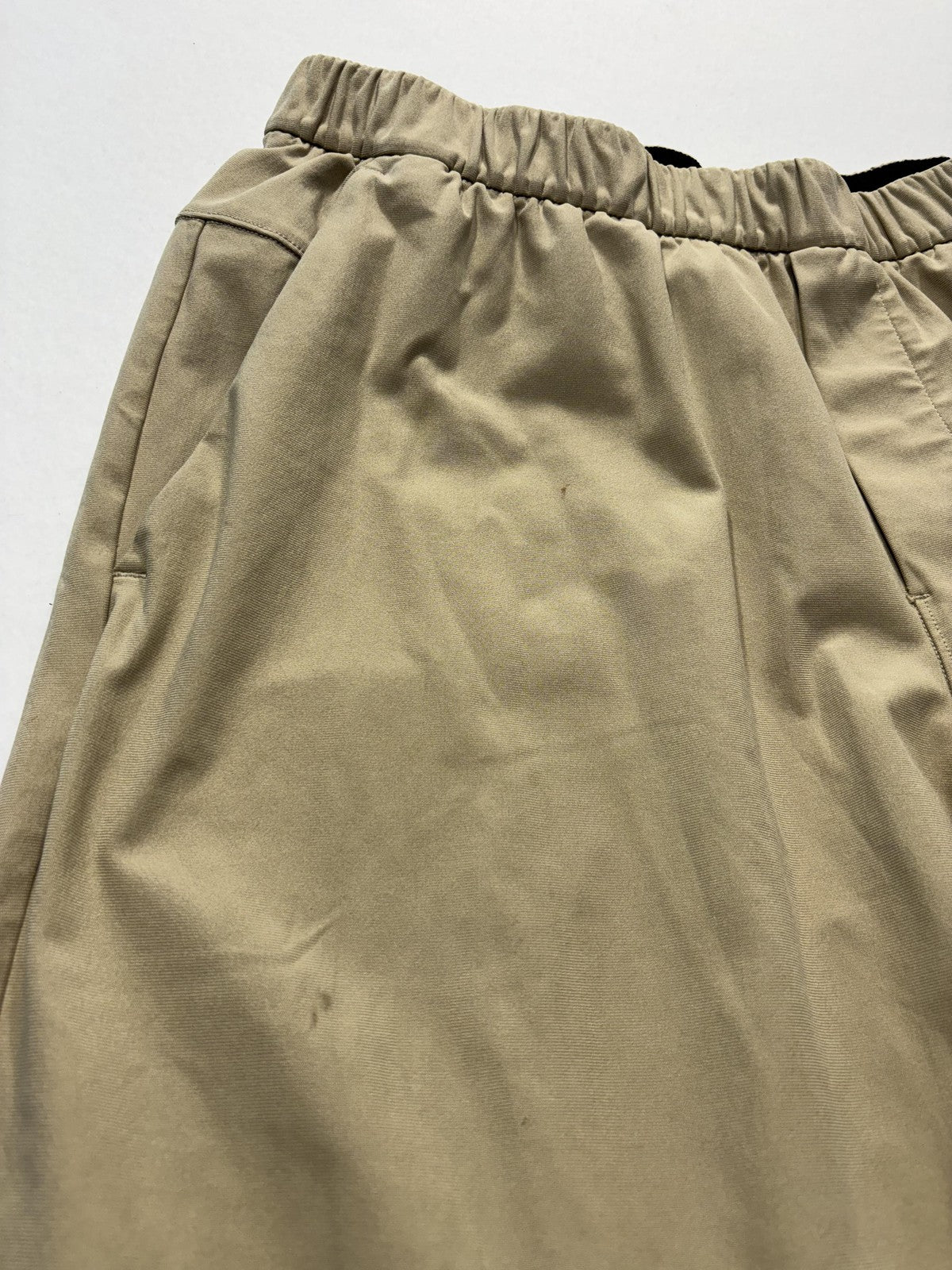 Lululemon Khaki Pants Mens Large Beige Elastic Waist Straight Leg Stretch Casual