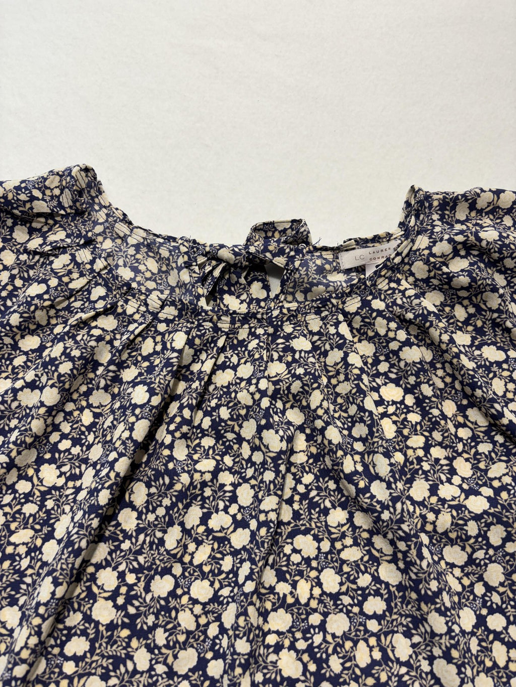 LC Lauren Conrad Blouse Womens Small Blue Floral Flutter Sleeve Bow Keyhole Top