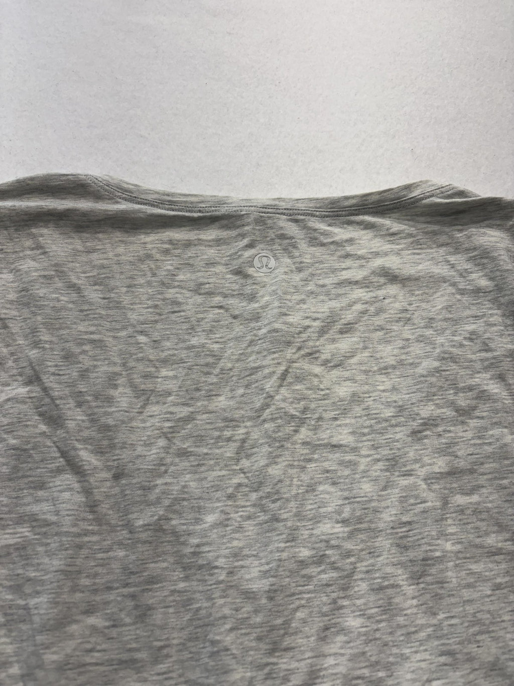 Lululemon Athletica Shirt Womens 4 Gray V Neck Tie Front Cropped Tee Casual