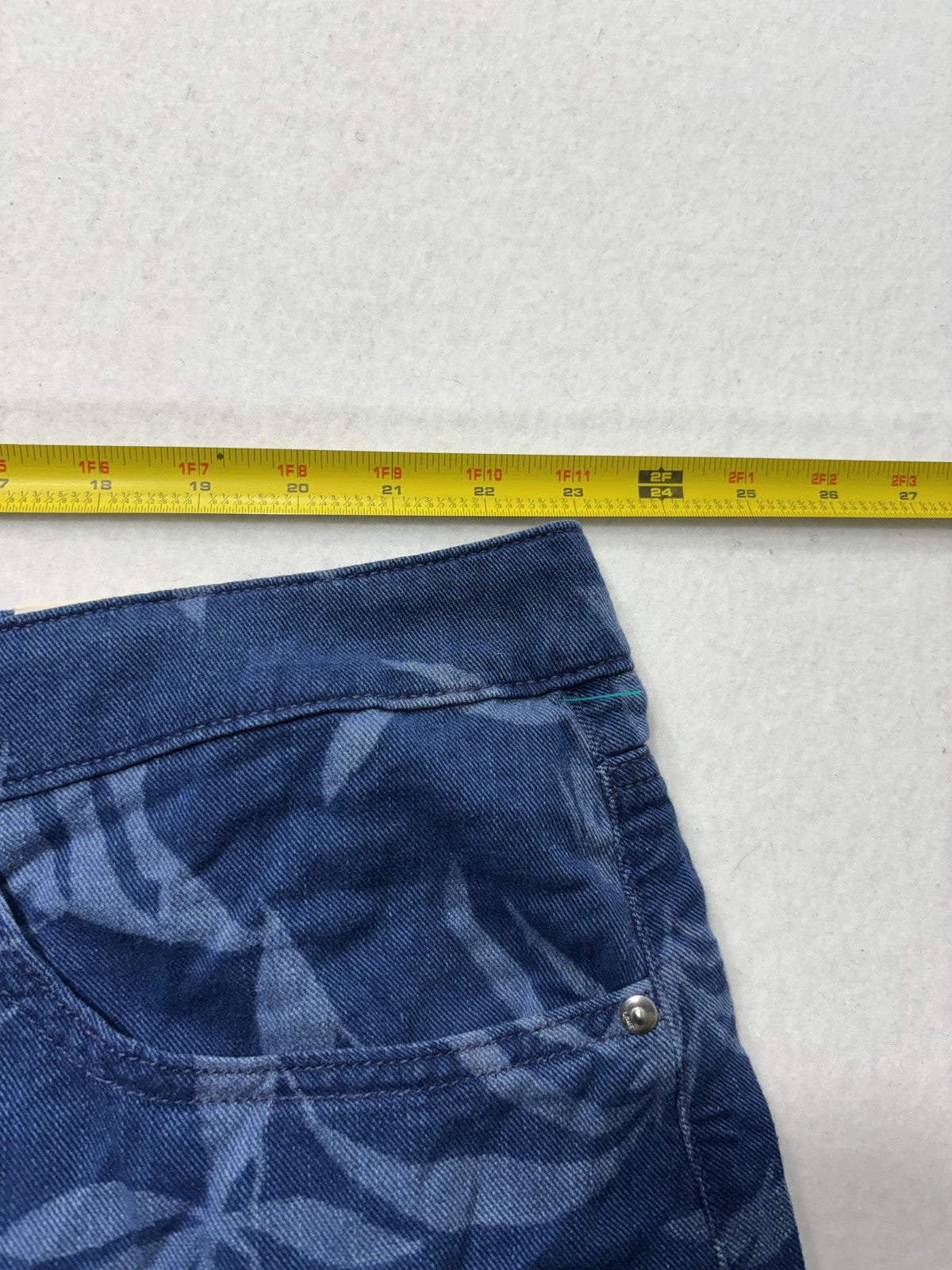 Lane Bryant Shorts Womens 24 Blue Denim Mid Rise Floral Tropical Cut Off