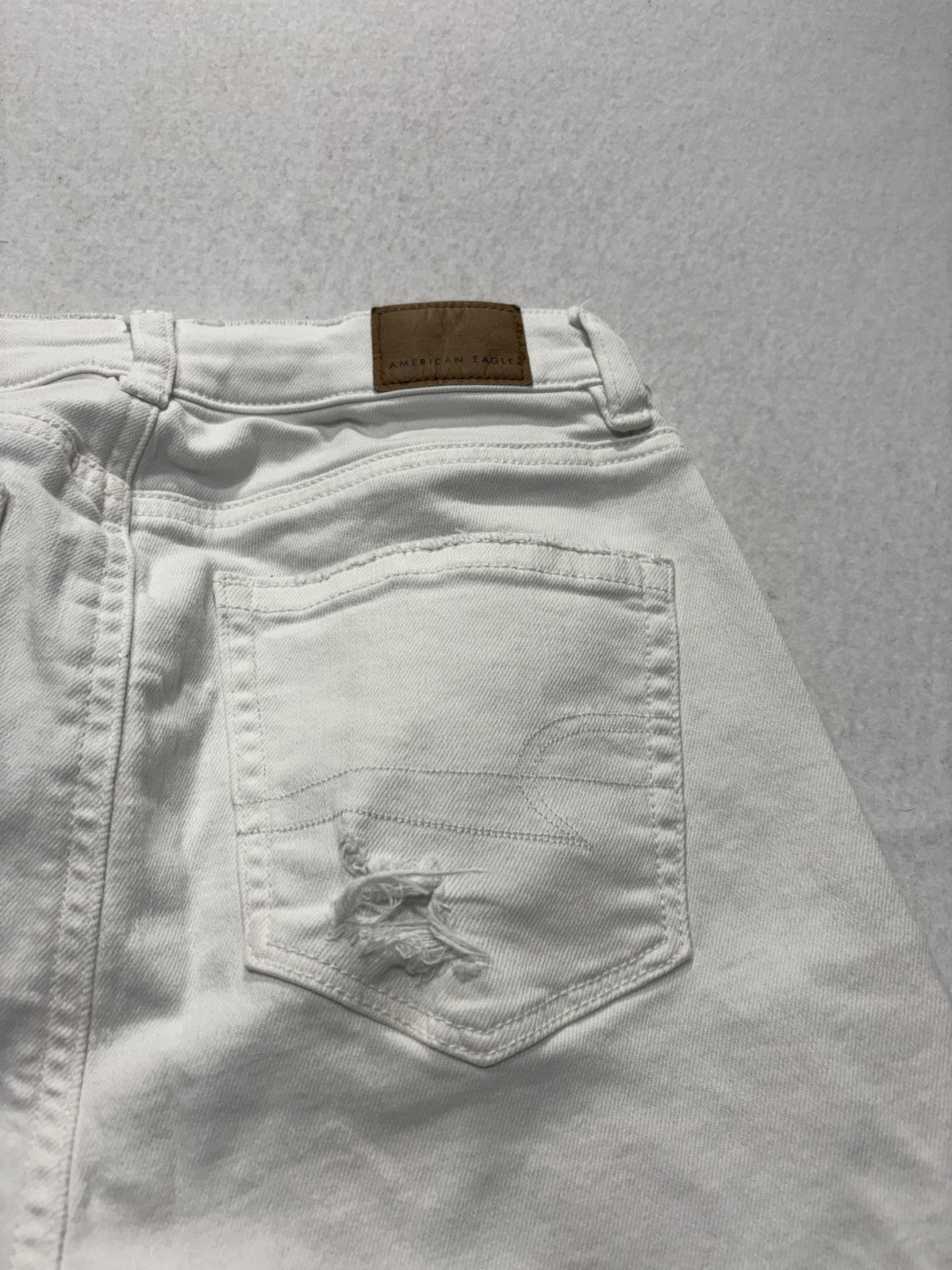 American Eagle Mom Straight Jeans Womens 0 White High Rise Distressed 28x29