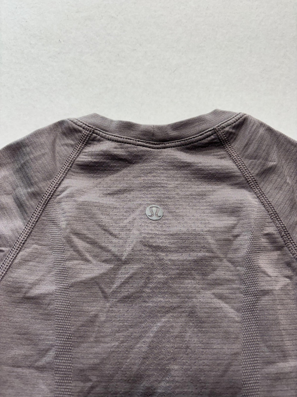 Lululemon Shirt Womens 4 Gray Breathe Repeat Short Sleeve Running Athletic
