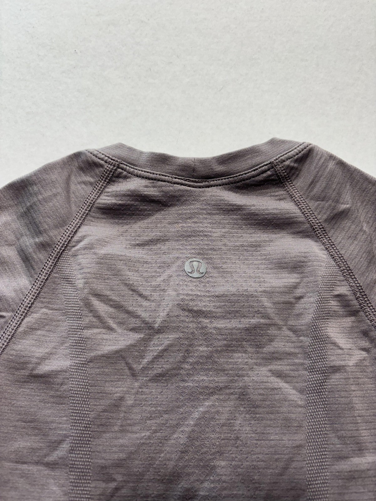 Lululemon Shirt Womens 4 Gray Breathe Repeat Short Sleeve Running Athletic