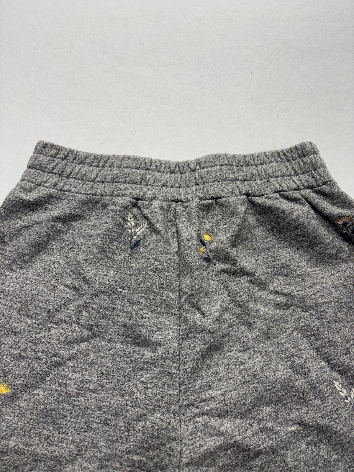 AG Sweat Shorts Womens Small Gray Embroidered Floral Knit Casual Elastic Waist