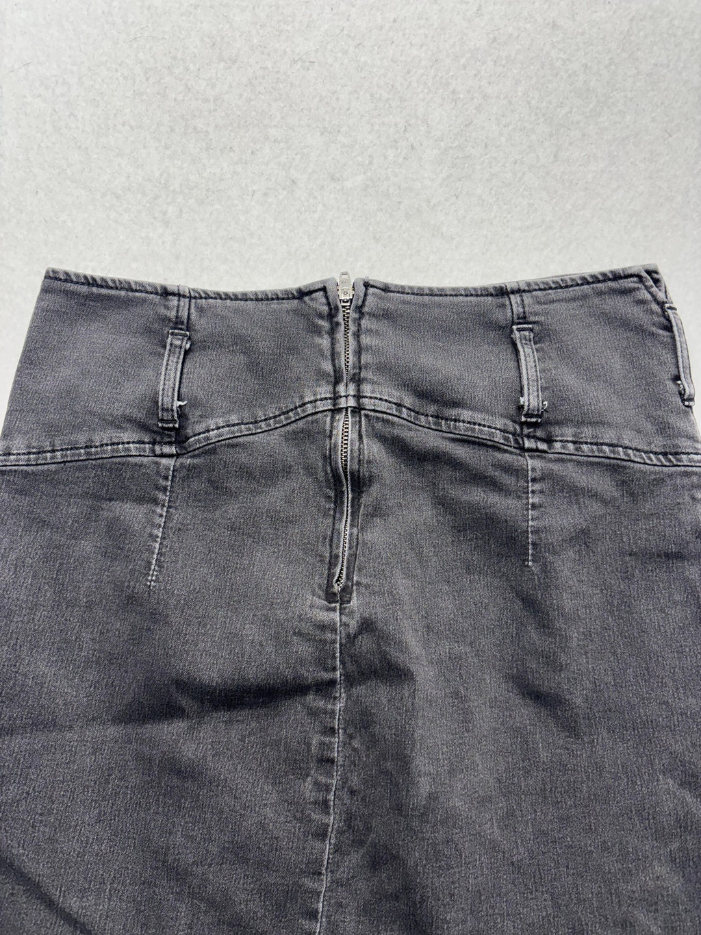 Free People Skirt Womens 12 Gray Denim High Rise Zip Back Mini Stretch Casual