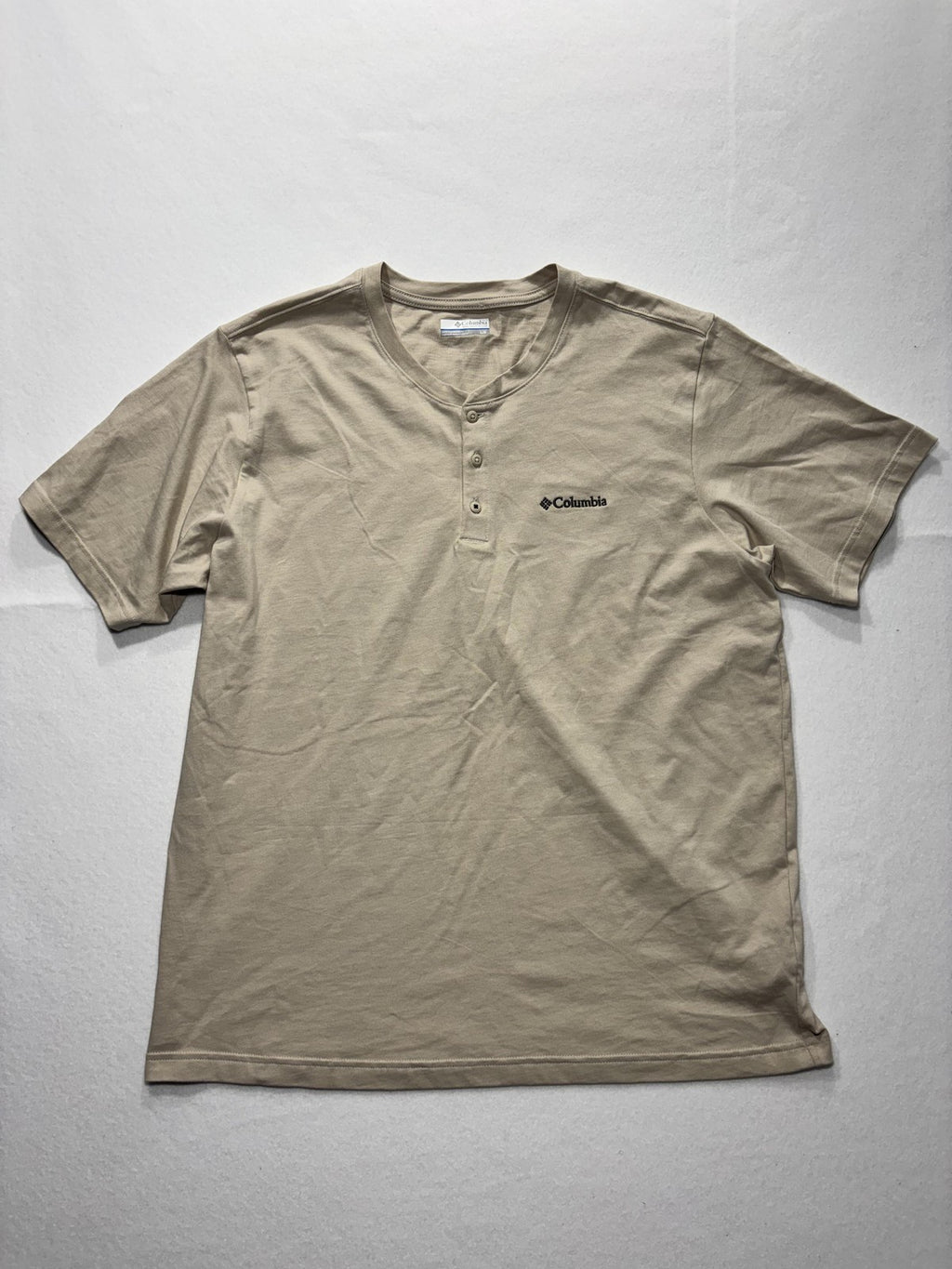 Columbia Shirt Mens Large Beige Short Sleeve Henley Logo T-Shirt Casual