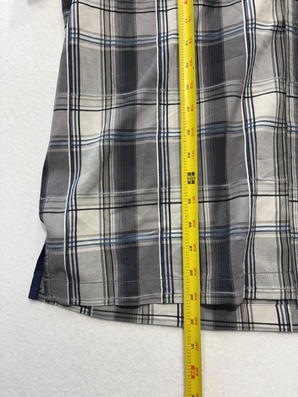 Tommy Bahama Shirt Mens Large Gray Plaid Silk Short Sleeve Button Up Casual