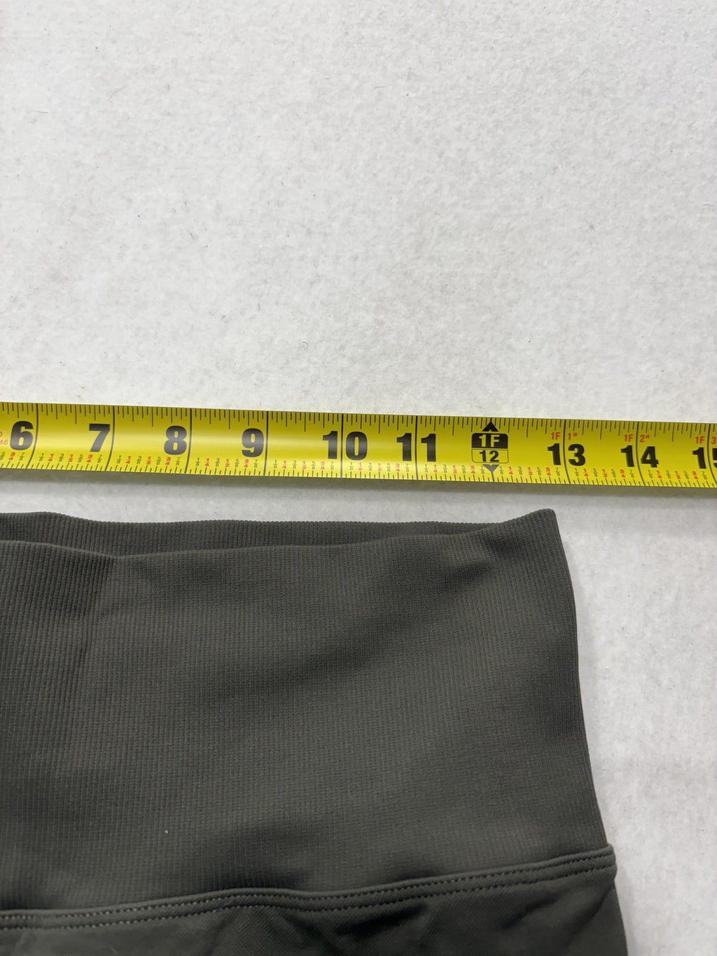 Halara Leggings Womens Medium Green High Rise 23 Inseam Ruched Back Athletic