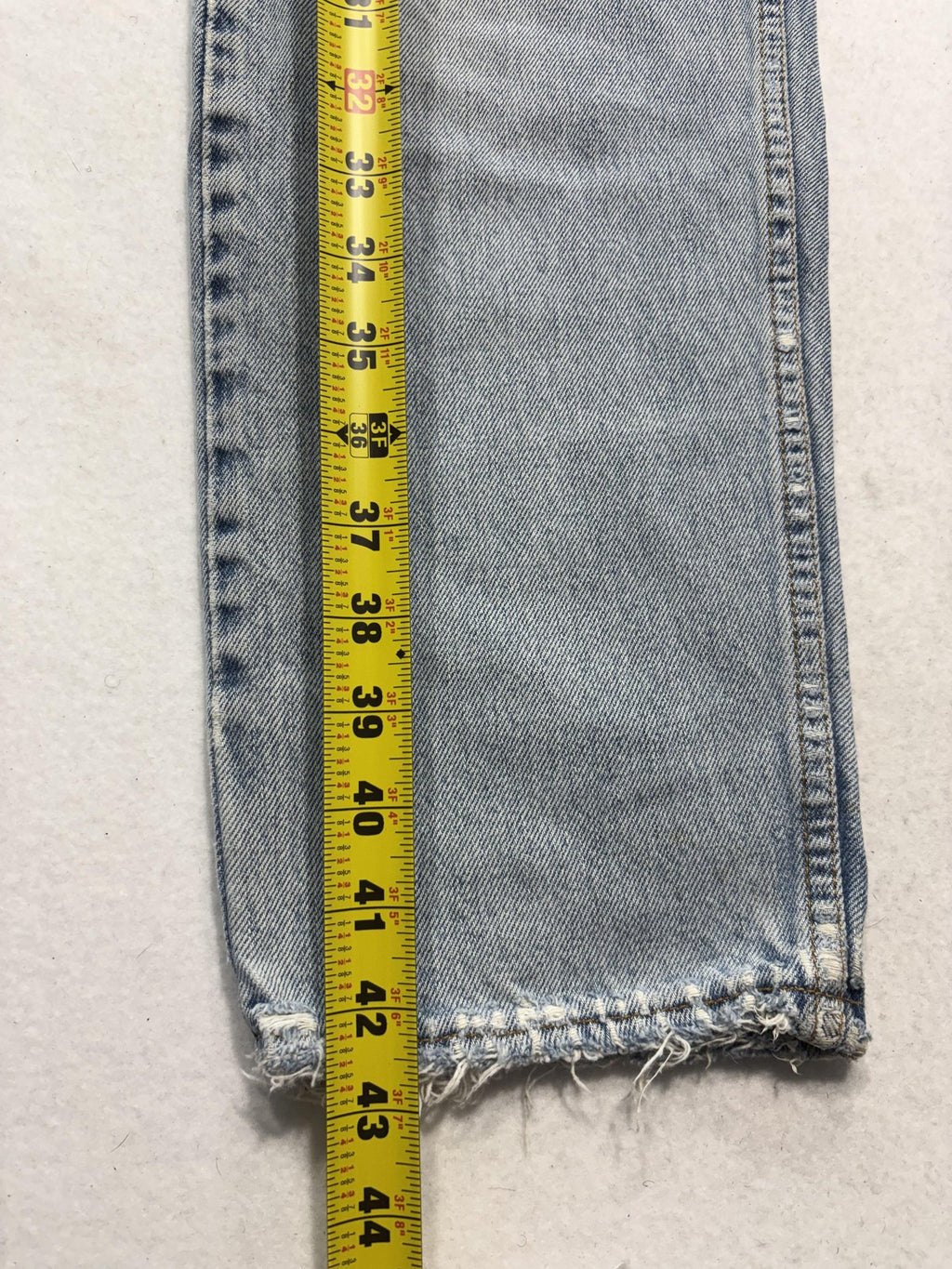 Levi's 560 Loose Fit Jeans Mens 32x32 Blue Light Wash Straight Distressed USA