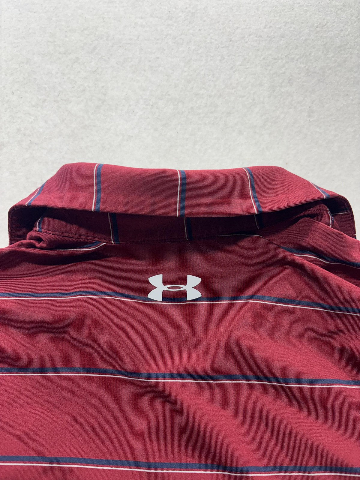 Under Armour HeatGear Polo Shirt Mens Medium Red Striped Loose Golf Short Sleeve