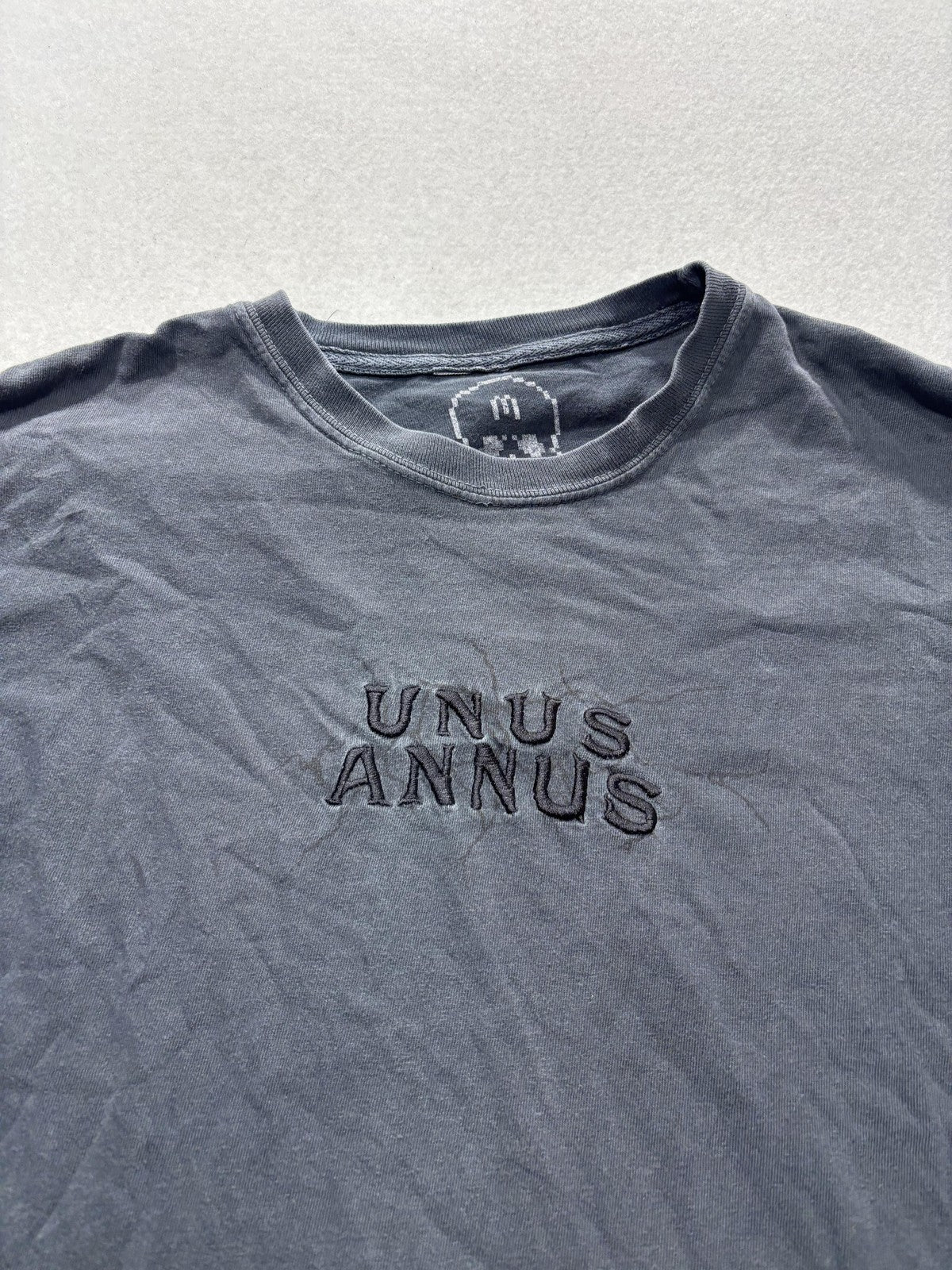 Unus Annus Shirt Mens Medium Gray Embroidered Skull Long Sleeve Graphic Tee