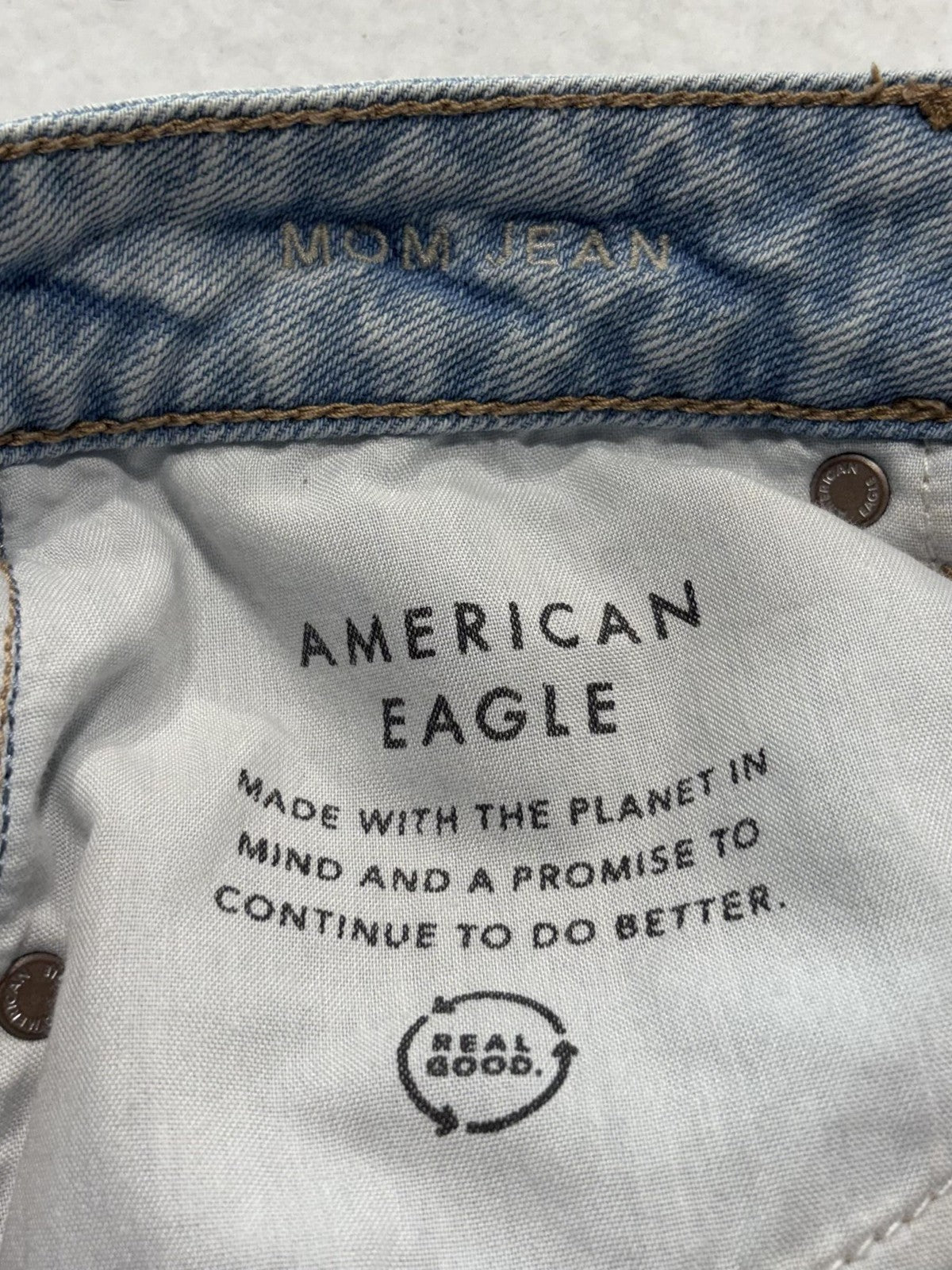American Eagle Mom Jeans Womens 8 Blue Light Wash High Rise Distressed 30x28