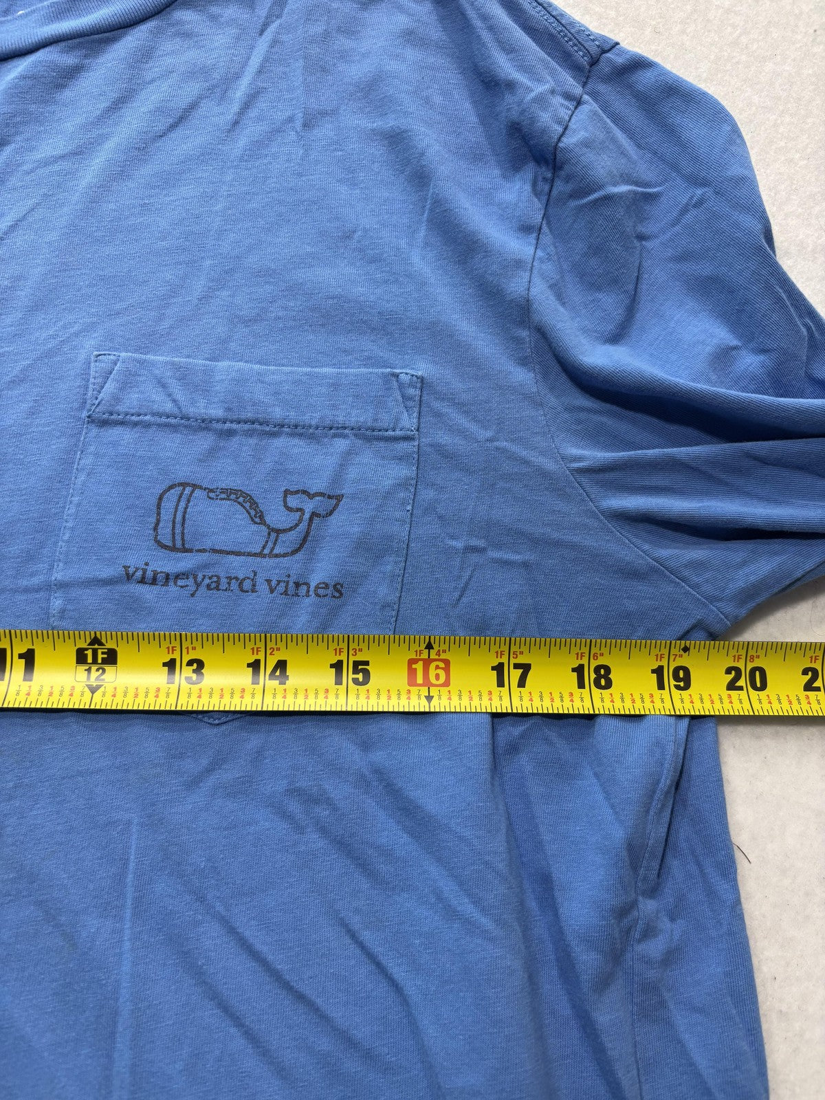 Vineyard Vines Shirt Mens Small Blue Long Sleeve Whale Logo Pocket Graphic Tee