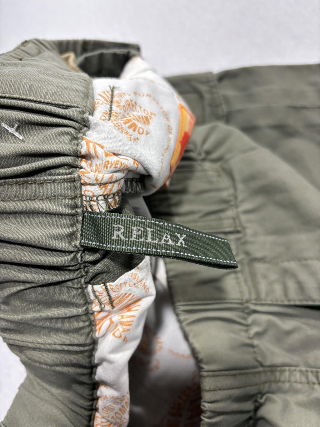 Tommy Bahama Cargo Shorts Mens Large Green 10" Inseam Elastic Waist Casual