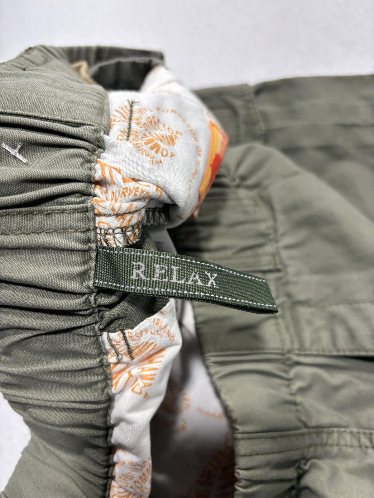 Tommy Bahama Cargo Shorts Mens Large Green 10" Inseam Elastic Waist Casual