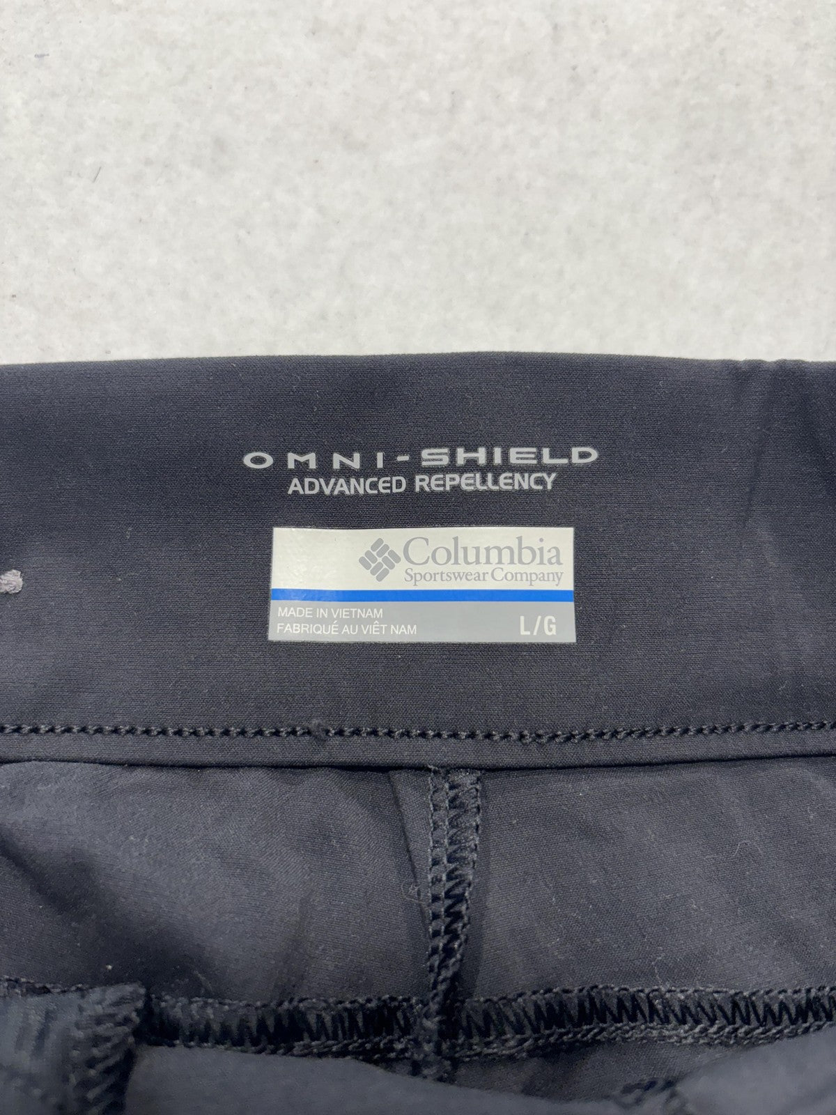 Columbia Shorts Womens Large Black 4" Inseam Omni-Shield Hiking Quick Dry