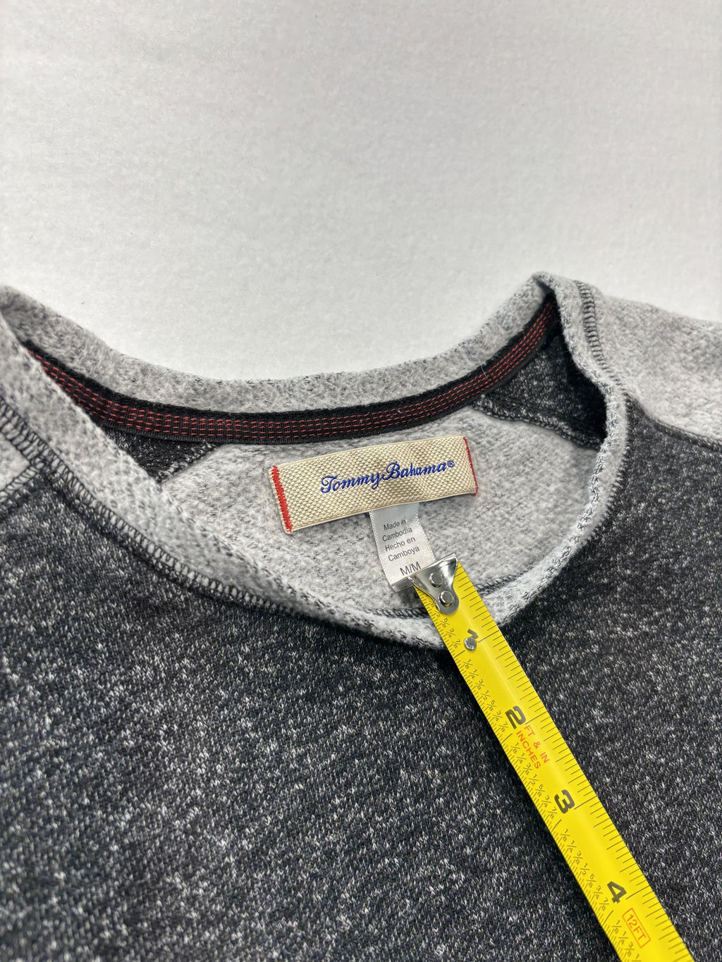 Tommy Bahama Sweatshirt Mens Medium Gray Fleece Crew Neck Pullover Contrast