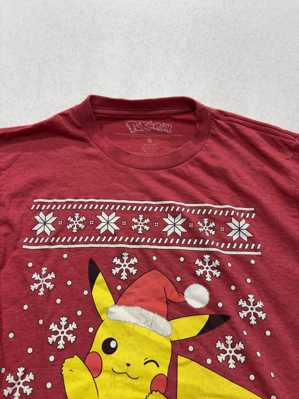 Pokemon Shirt Mens Small Red Pikachu Christmas Santa Hat Snowflake Graphic Tee