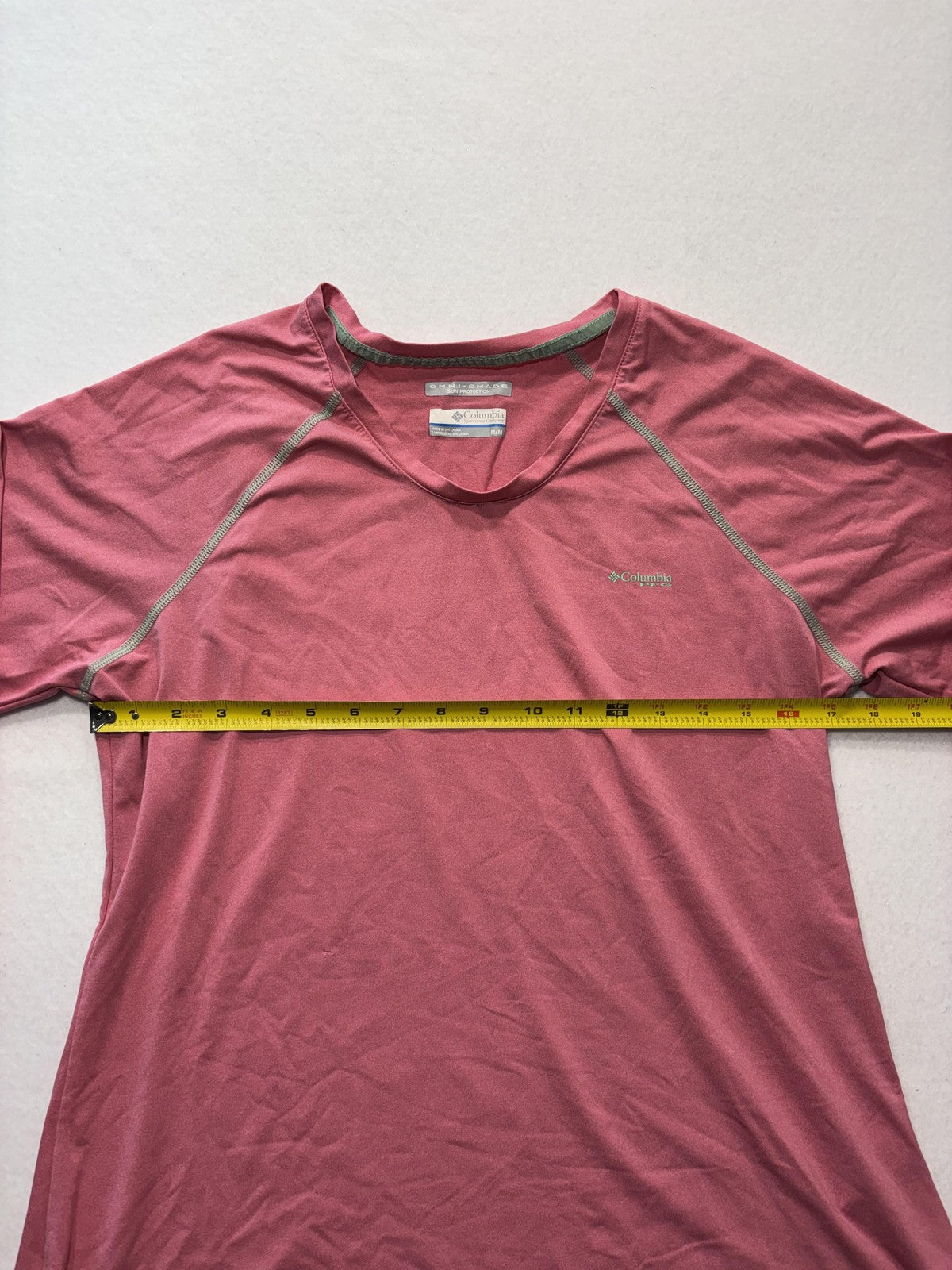 Columbia PFG Omni-Shade Shirt Womens M Pink Crew Neck Long Sleeve Sun Protection