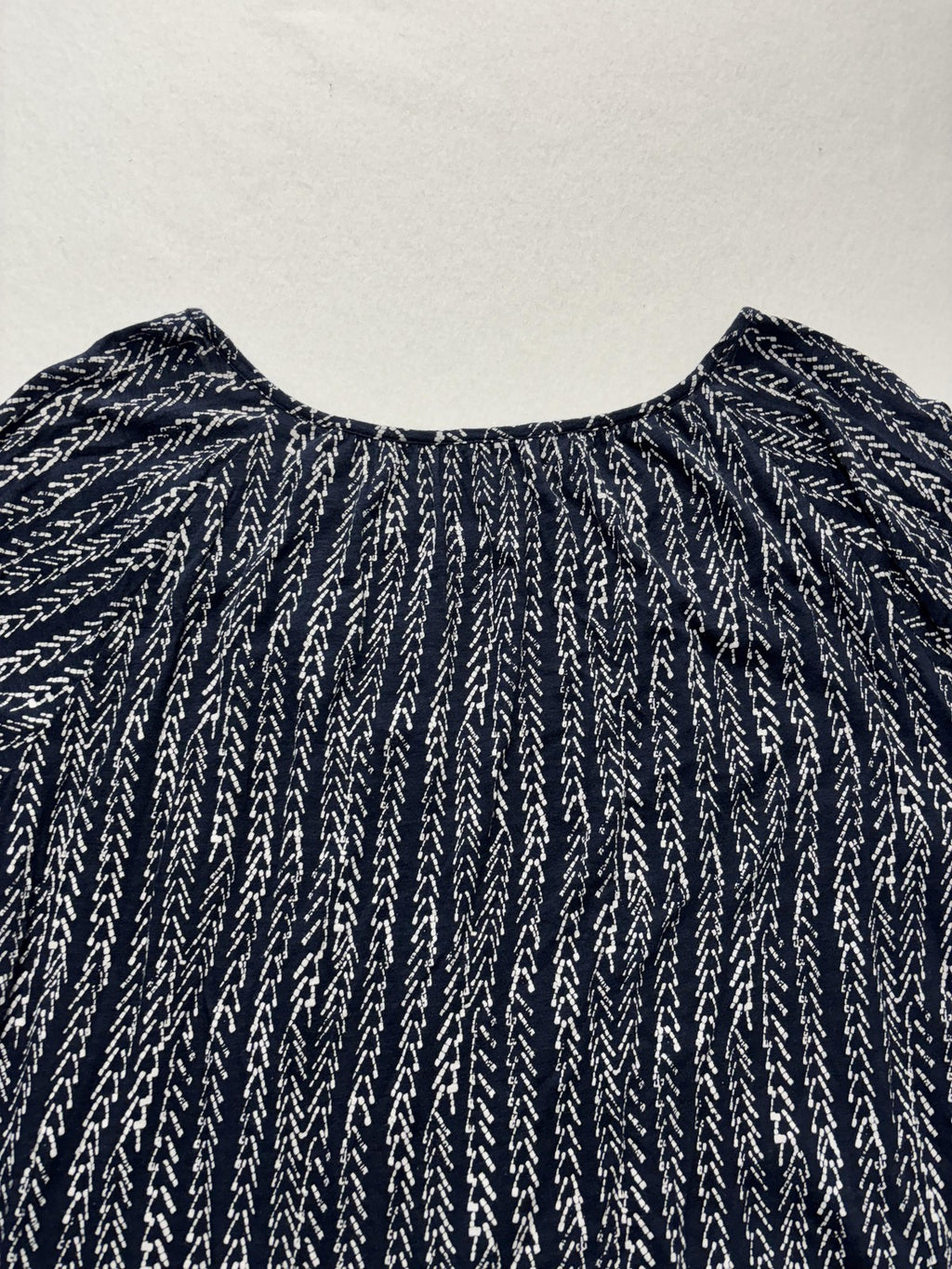 Lucky Brand Blouse Womens XL Blue Geometric Scoop Neck Flutter Sleeve Jersey Top