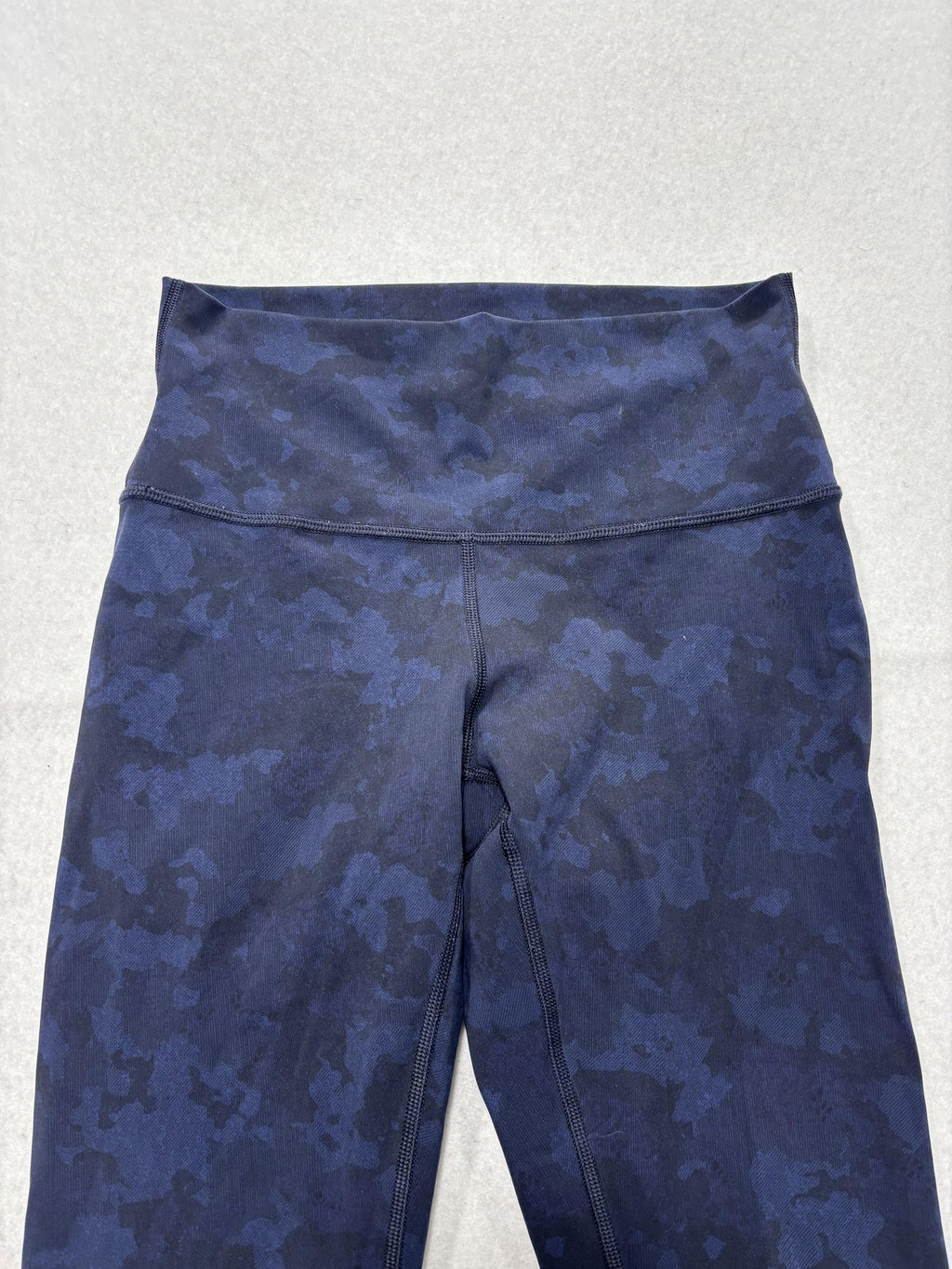 Lululemon Leggings Womens 4 Blue Camo High Rise 21.5" Inseam Capri Yoga Stretch