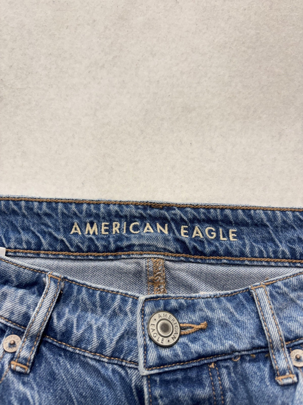 American Eagle Outfitters Tomgirl Jeans Womens 8 Medium Wash Distressed 32x28.5