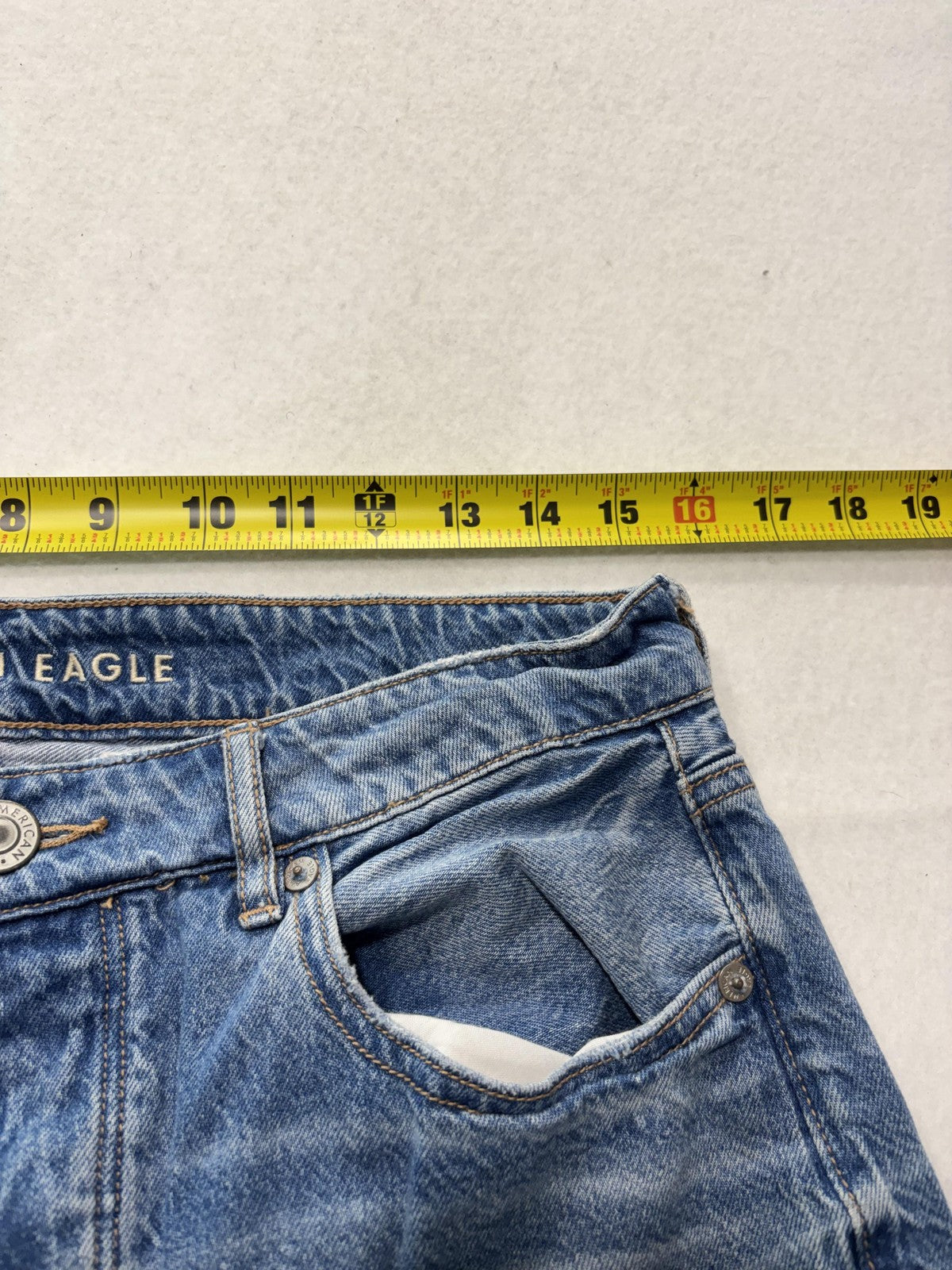 American Eagle Outfitters Tomgirl Jeans Womens 8 Medium Wash Distressed 32x28.5