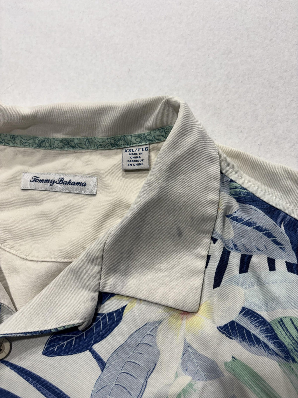 Tommy Bahama Shirt Mens 2XL White Silk Tropical Floral Short Sleeve Button Up