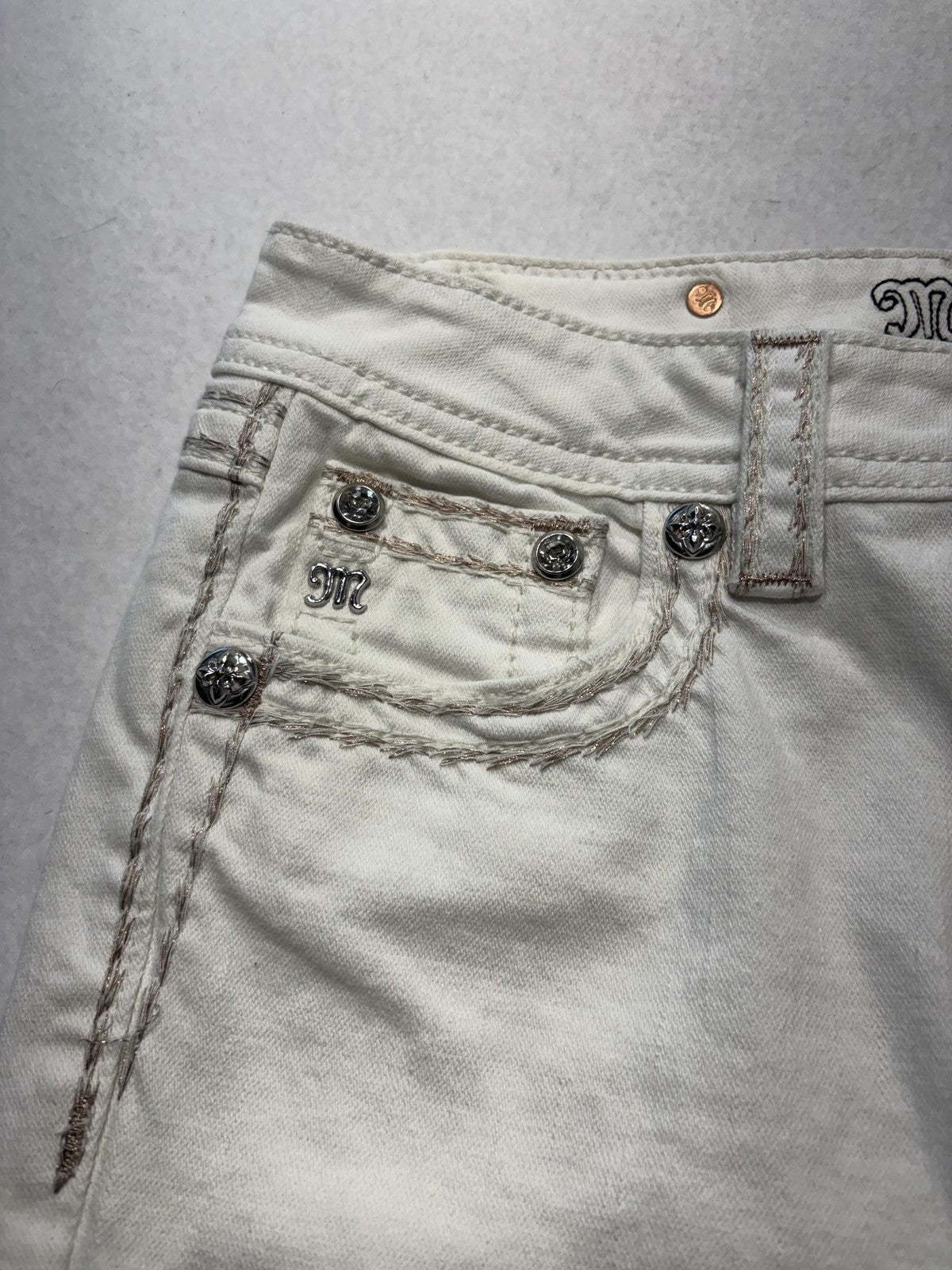 Miss Me Jeans Womens 28 White Mid Rise Signature Capri Embellished Stretch