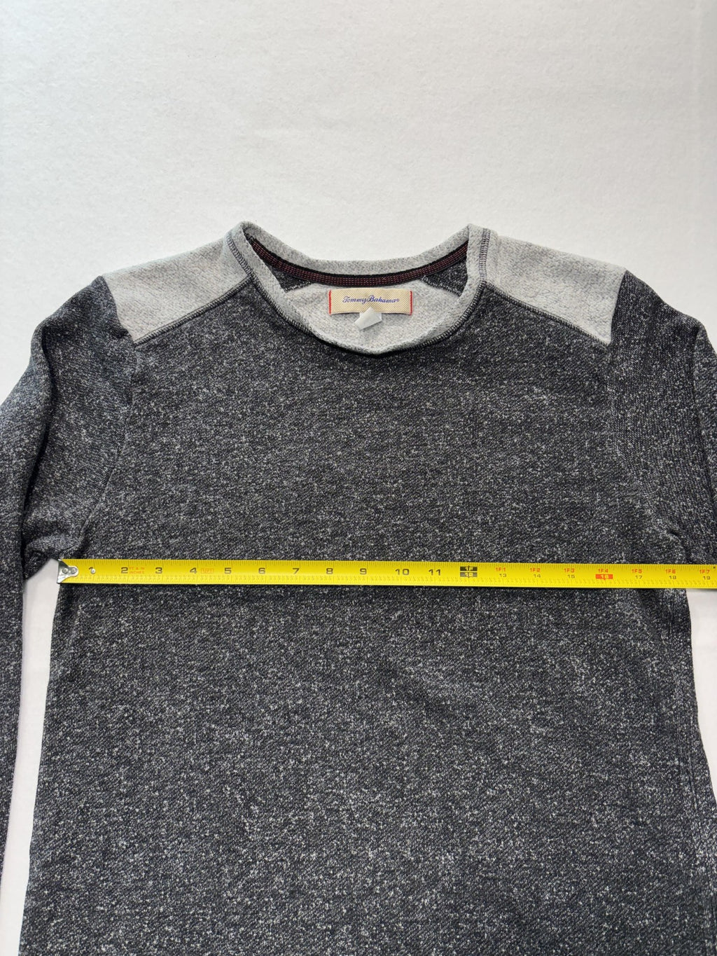 Tommy Bahama Sweatshirt Mens Medium Gray Fleece Crew Neck Pullover Contrast