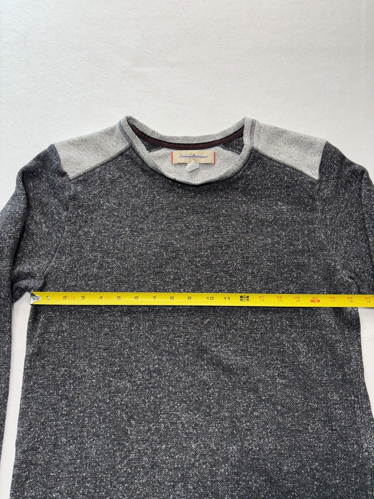 Tommy Bahama Sweatshirt Mens Medium Gray Fleece Crew Neck Pullover Contrast